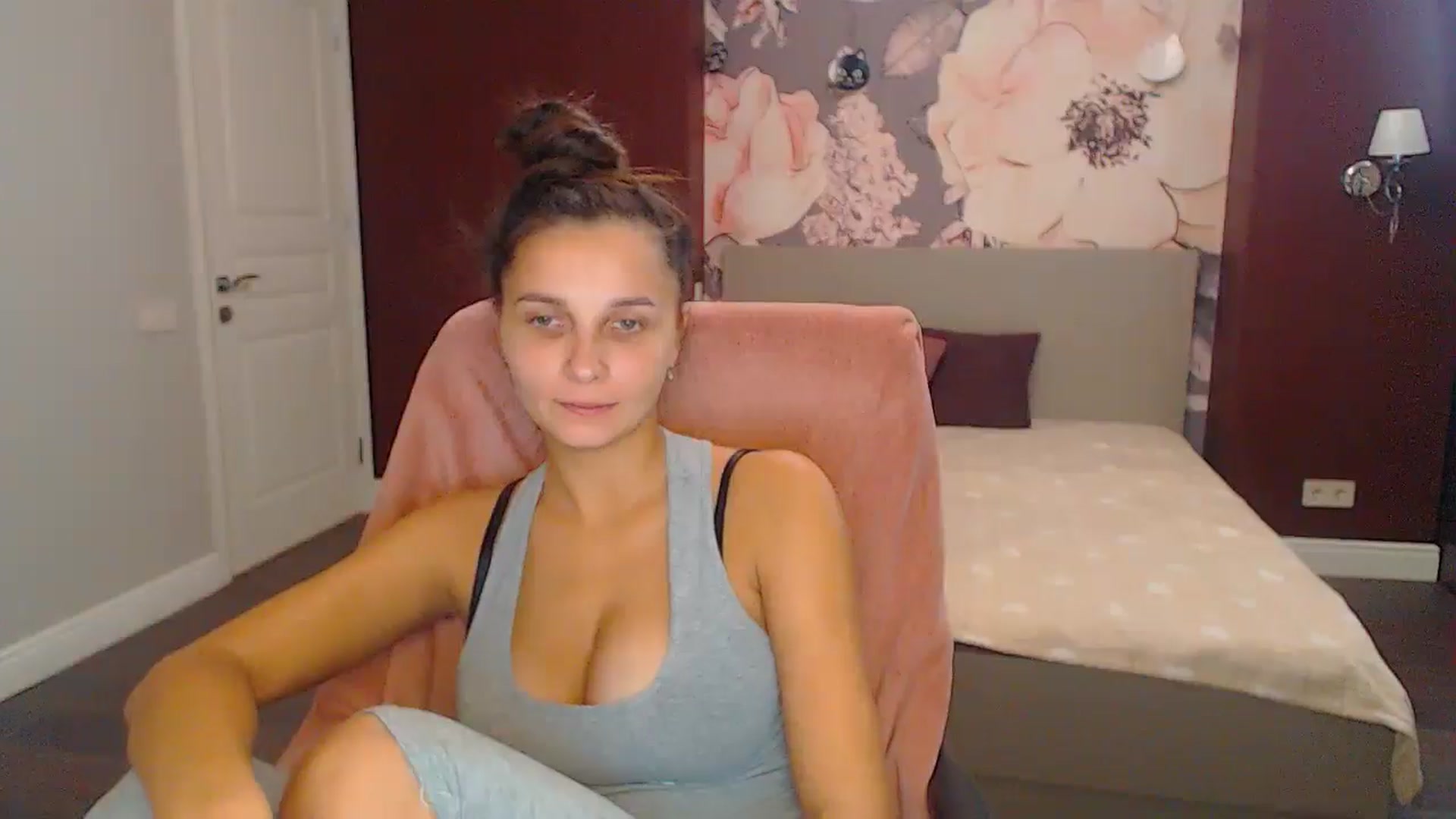 Gallery image thumbnail from Karina_Mils's myfreecams stream on, 10/31/2024, 13:30 image 20 of 20