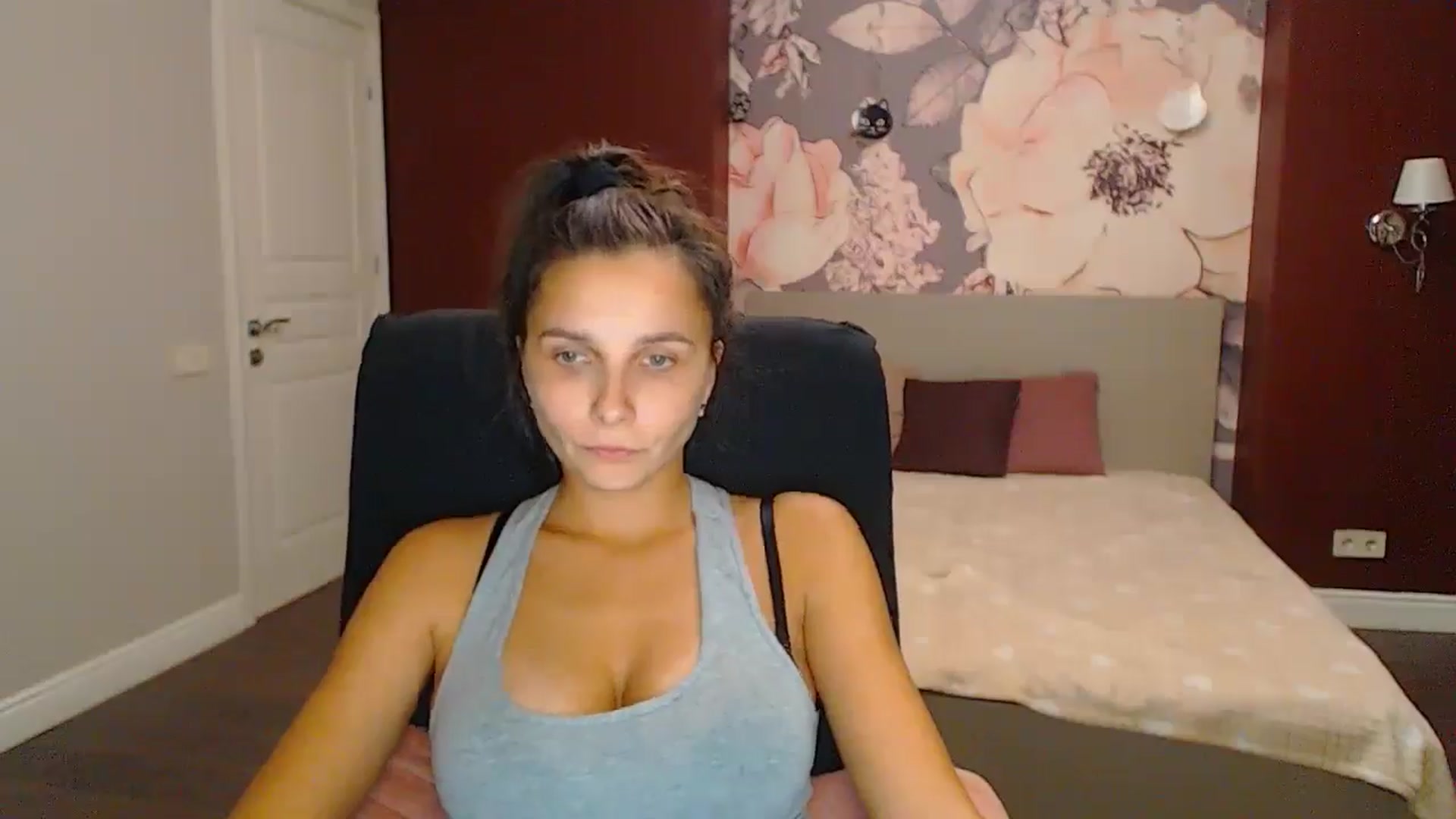 Gallery image thumbnail from Karina_Mils's myfreecams stream on, 11/01/2024, 21:41 image 6 of 20
