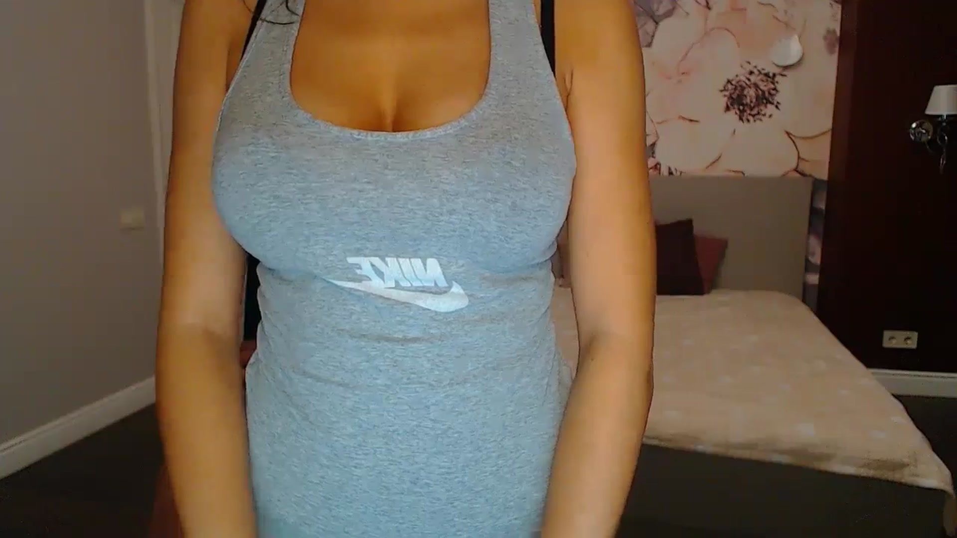 Gallery image thumbnail from Karina_Mils's myfreecams stream on, 11/03/2024, 16:22 image 11 of 20