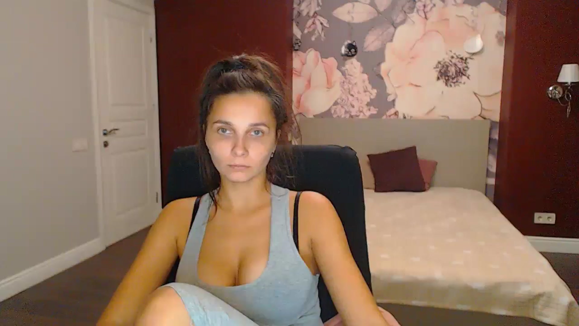 Gallery image thumbnail from Karina_Mils's myfreecams stream on, 11/03/2024, 17:18 image 10 of 20