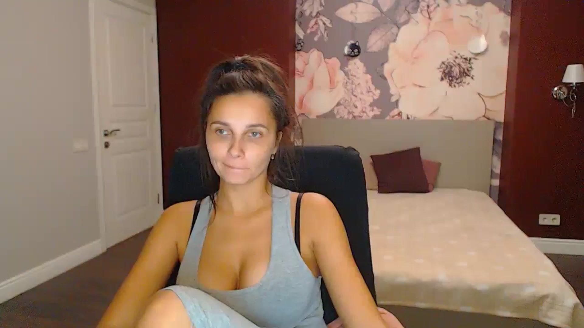 Gallery image thumbnail from Karina_Mils's myfreecams stream on, 11/03/2024, 17:18 image 11 of 20