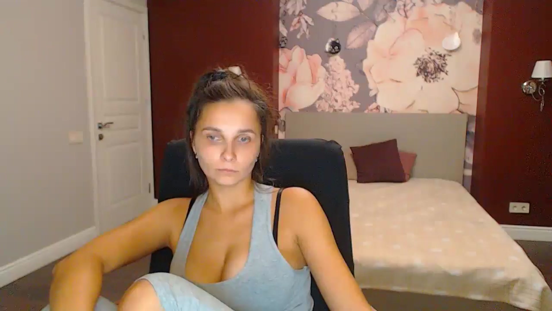 Gallery image thumbnail from Karina_Mils's myfreecams stream on, 11/03/2024, 18:15 image 11 of 20