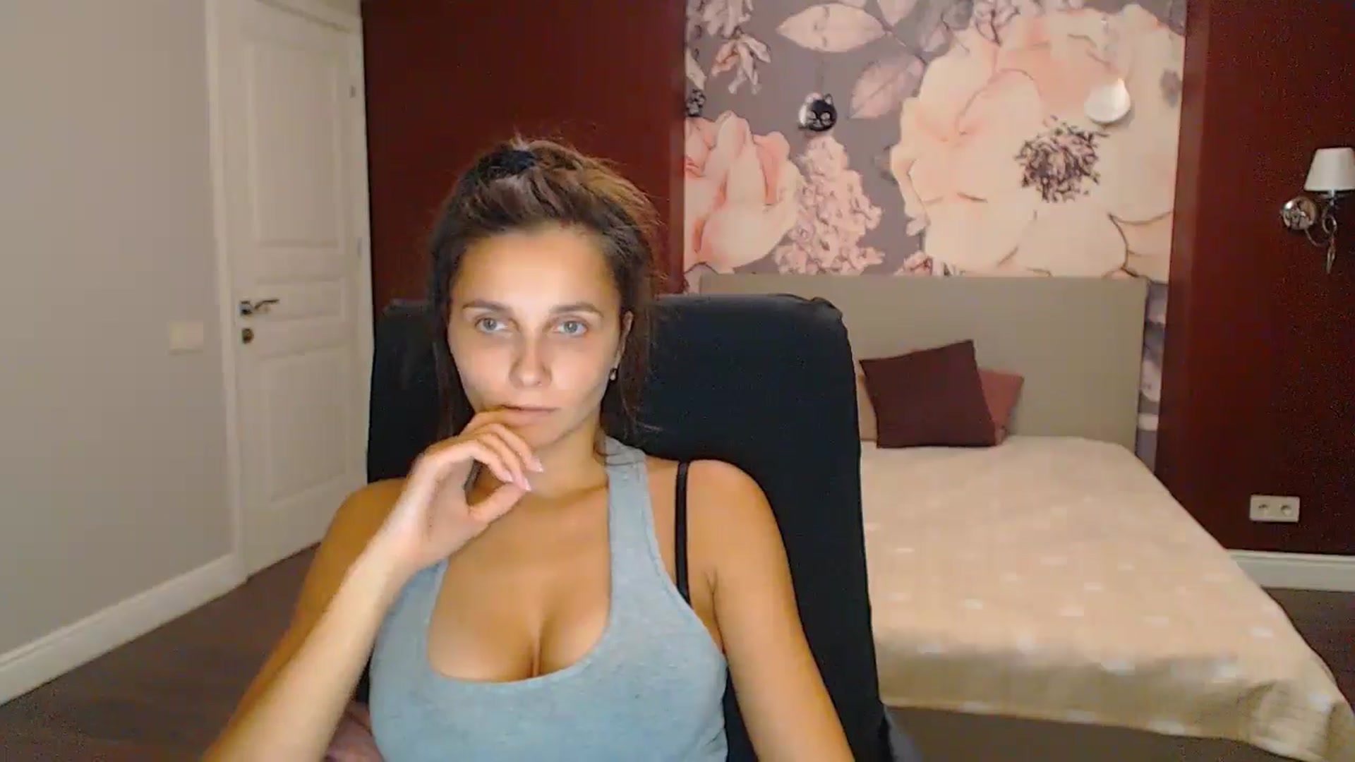 Gallery image thumbnail from Karina_Mils's myfreecams stream on, 11/03/2024, 18:15 image 20 of 20