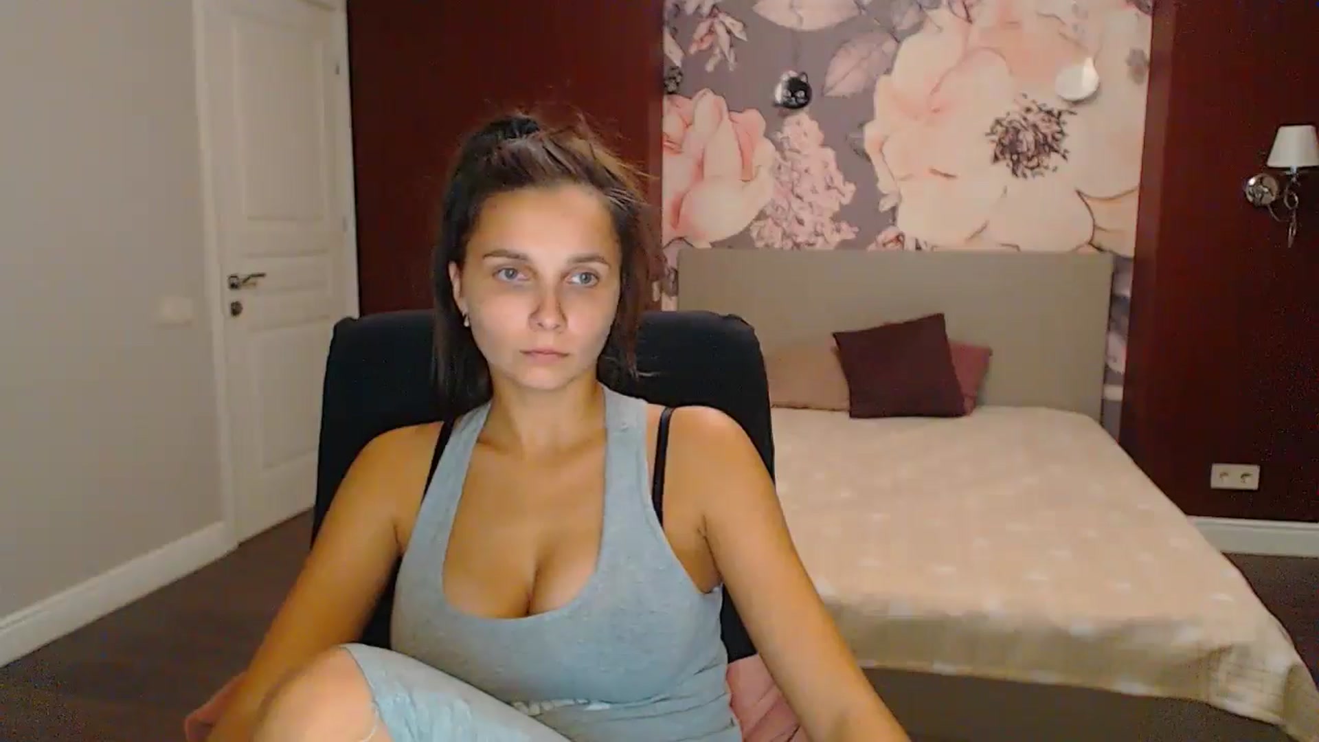 Gallery image thumbnail from Karina_Mils's myfreecams stream on, 11/03/2024, 18:43 image 20 of 20