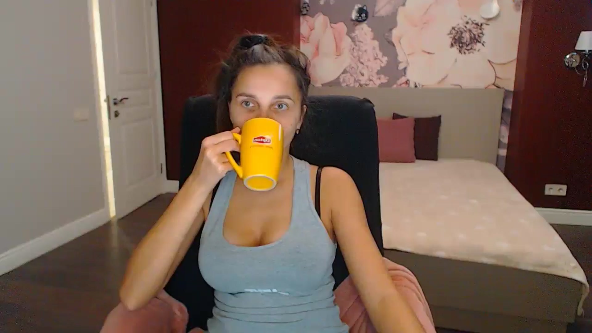 Gallery image thumbnail from Karina_Mils's myfreecams stream on, 11/04/2024, 12:05 image 12 of 20