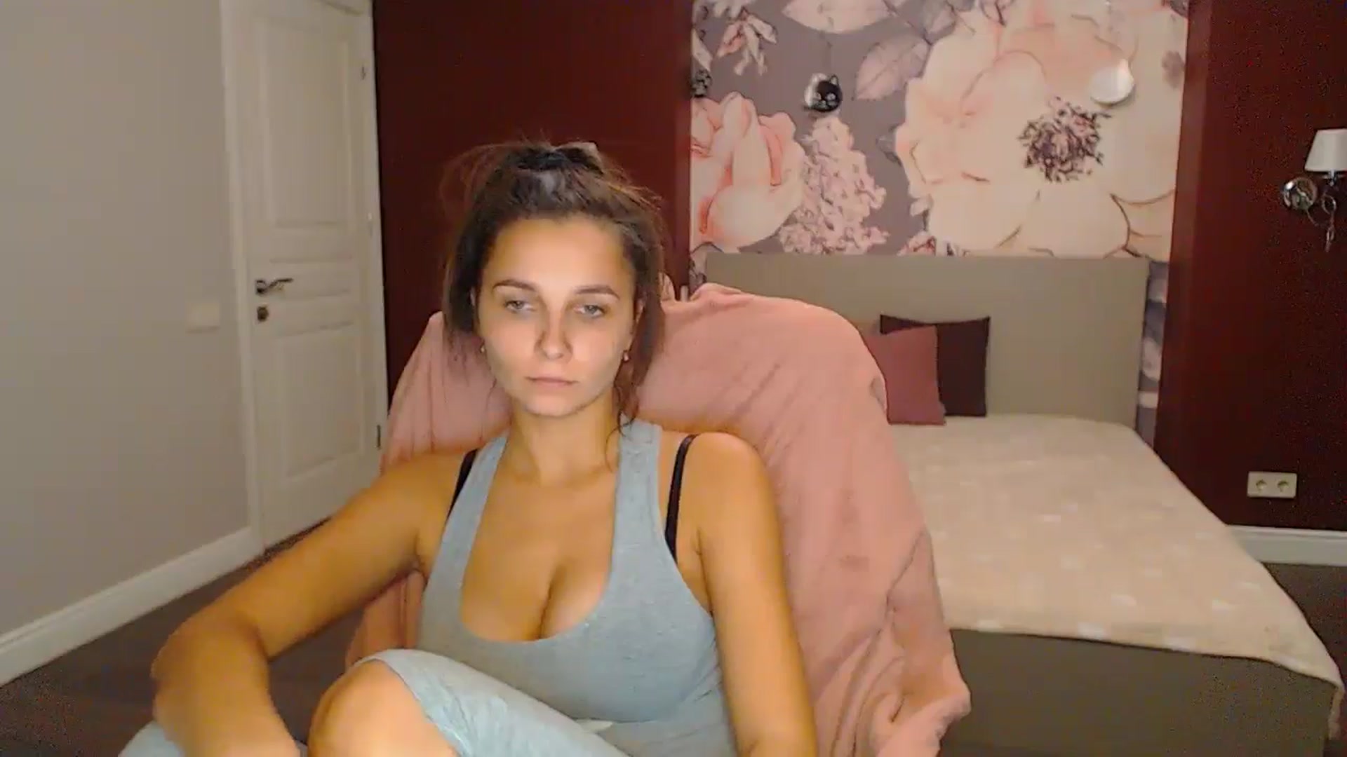 Gallery image thumbnail from Karina_Mils's myfreecams stream on, 11/08/2024, 15:52 image 12 of 20
