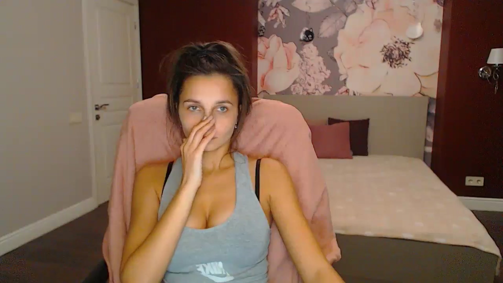 Gallery image thumbnail from Karina_Mils's myfreecams stream on, 11/08/2024, 15:52 image 17 of 20