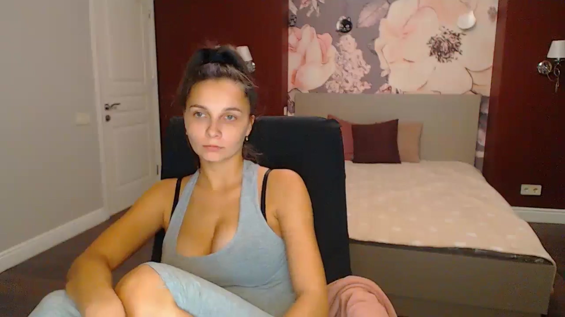 Gallery image thumbnail from Karina_Mils's myfreecams stream on, 11/09/2024, 16:59 image 20 of 20