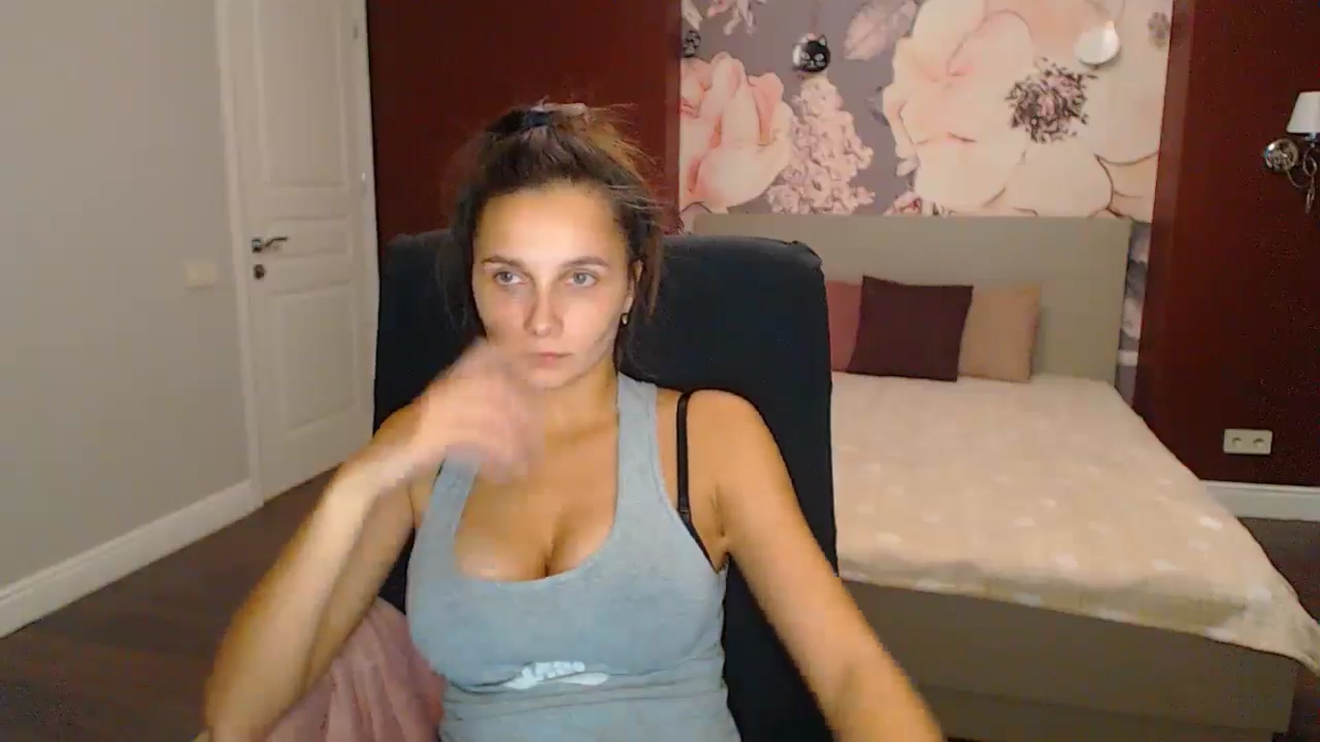 Gallery image thumbnail from Karina_Mils's myfreecams stream on, 11/10/2024, 20:21 image 5 of 20