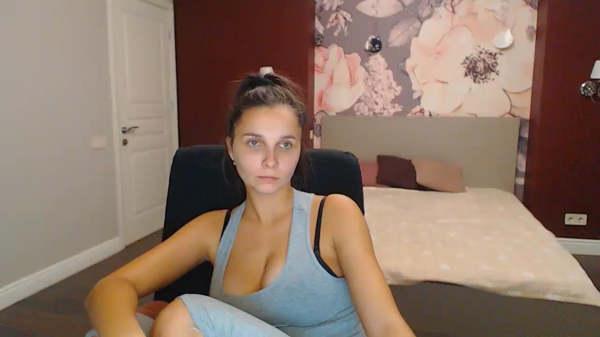 Gallery image thumbnail from Karina_Mils's myfreecams stream on, 11/11/2024, 09:38 image 20 of 20