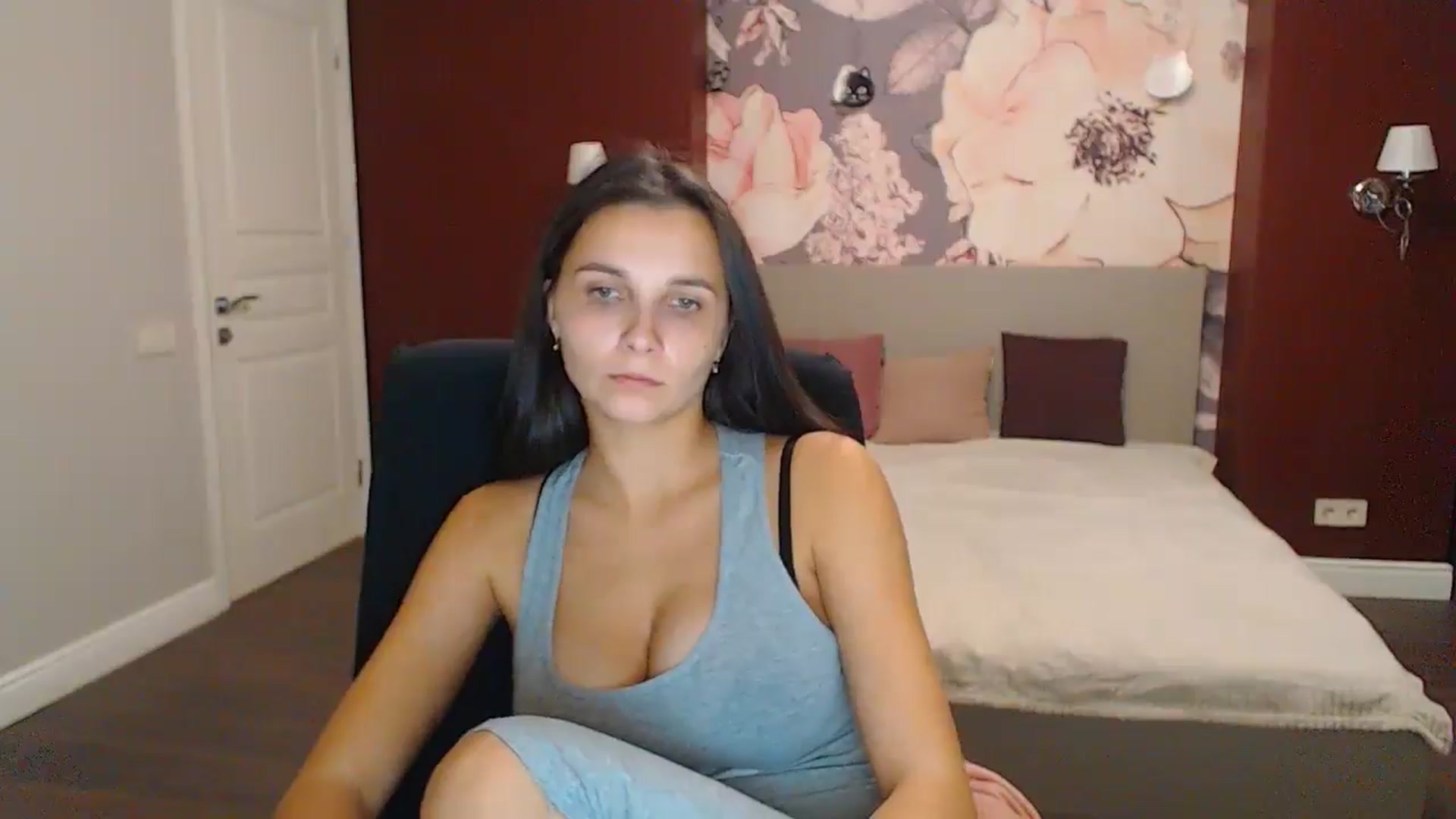 Gallery image thumbnail from Karina_Mils's myfreecams stream on, 11/14/2024, 10:45 image 9 of 20