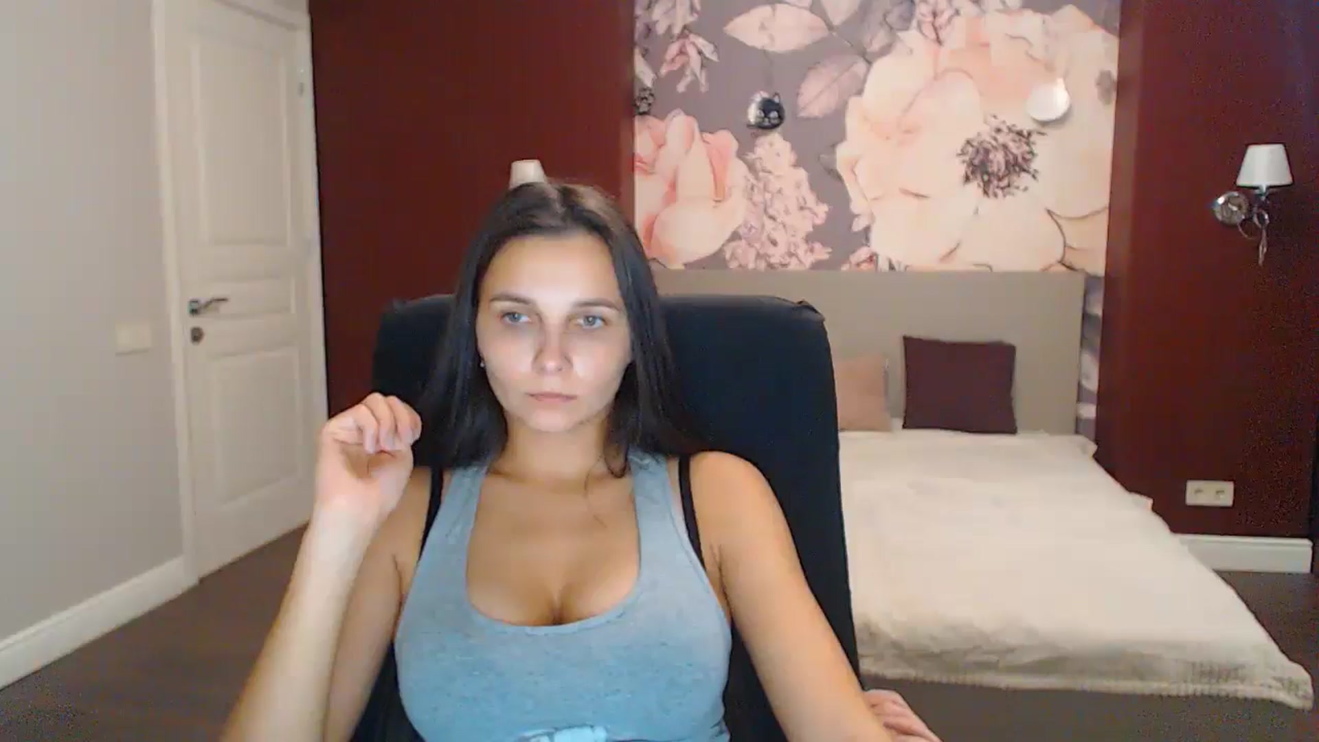 Gallery image thumbnail from Karina_Mils's myfreecams stream on, 11/14/2024, 12:02 image 18 of 20