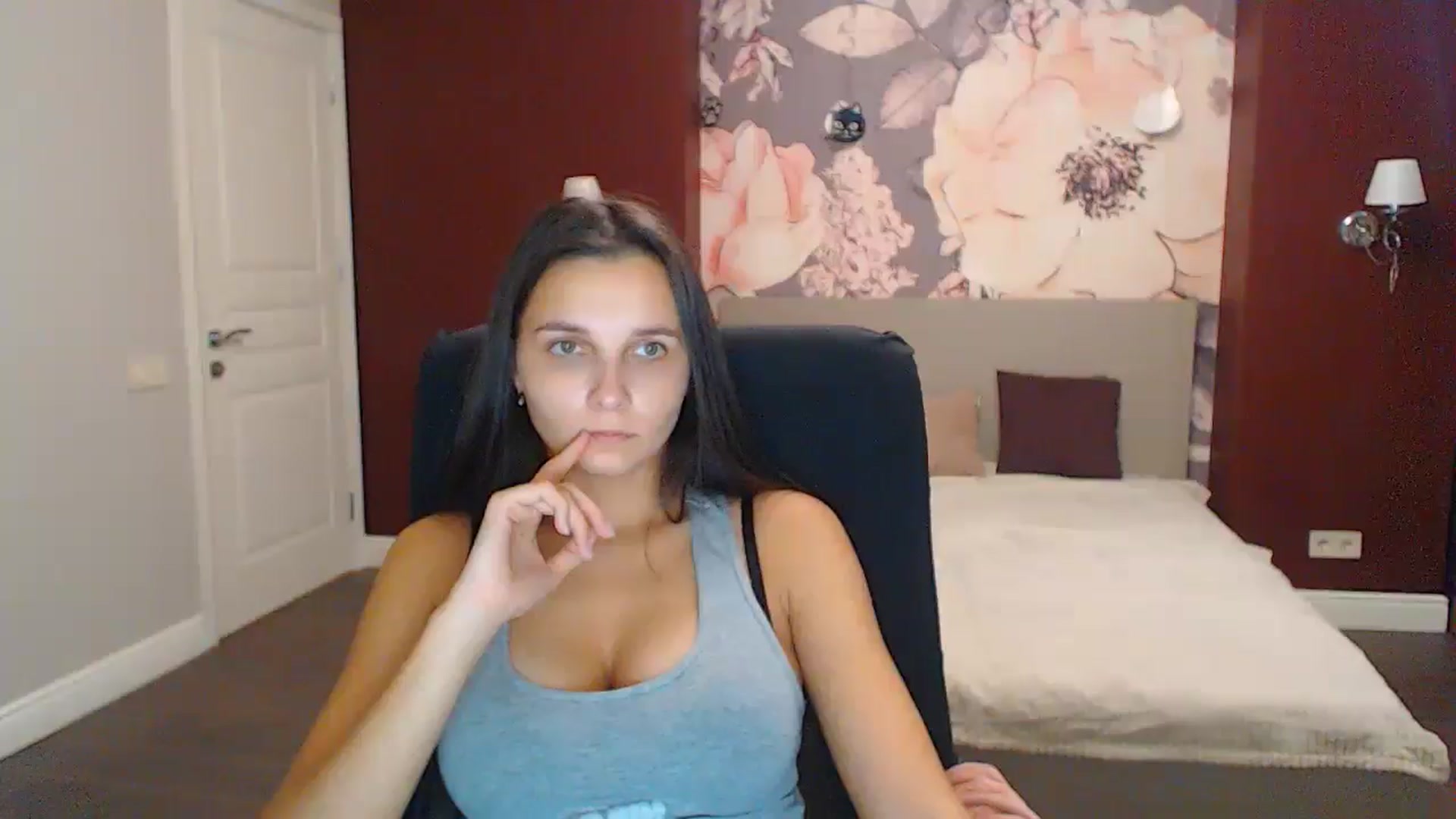 Gallery image thumbnail from Karina_Mils's myfreecams stream on, 11/14/2024, 12:02 image 11 of 20