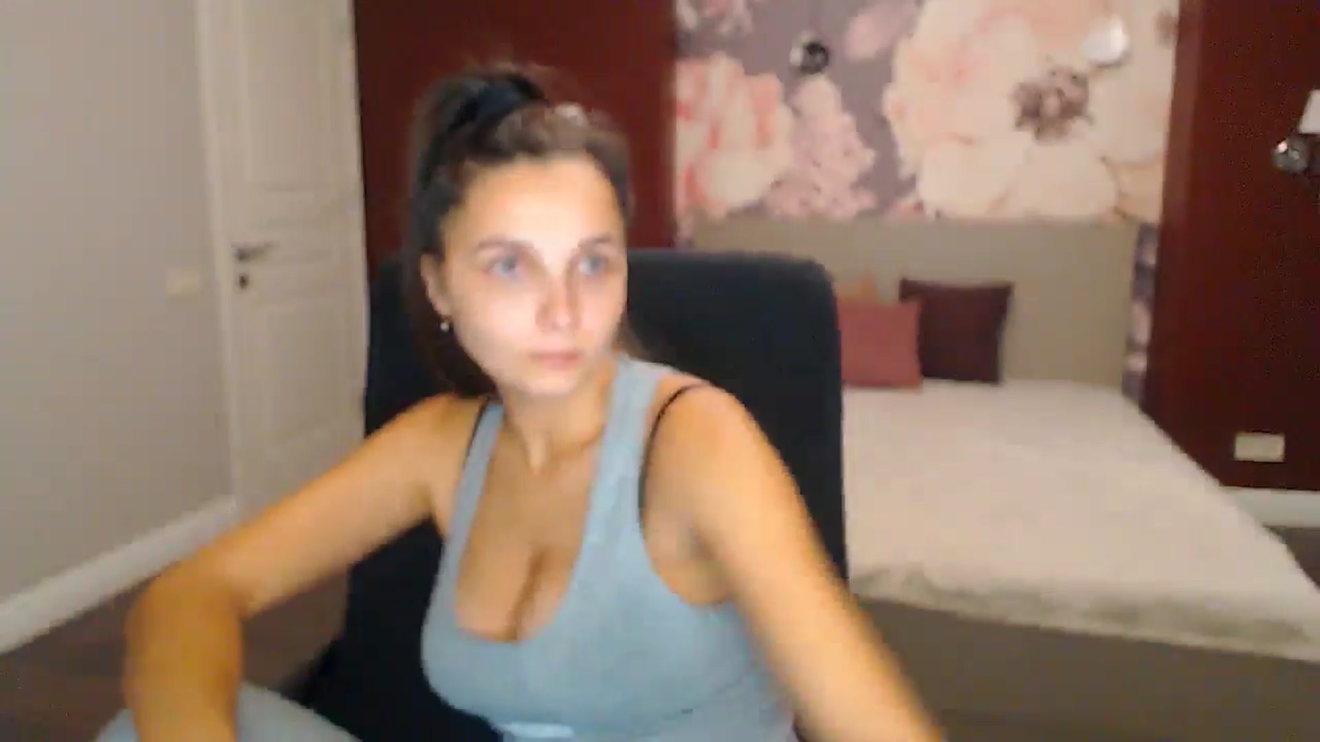Gallery image thumbnail from Karina_Mils's myfreecams stream on, 11/16/2024, 18:39 image 2 of 20