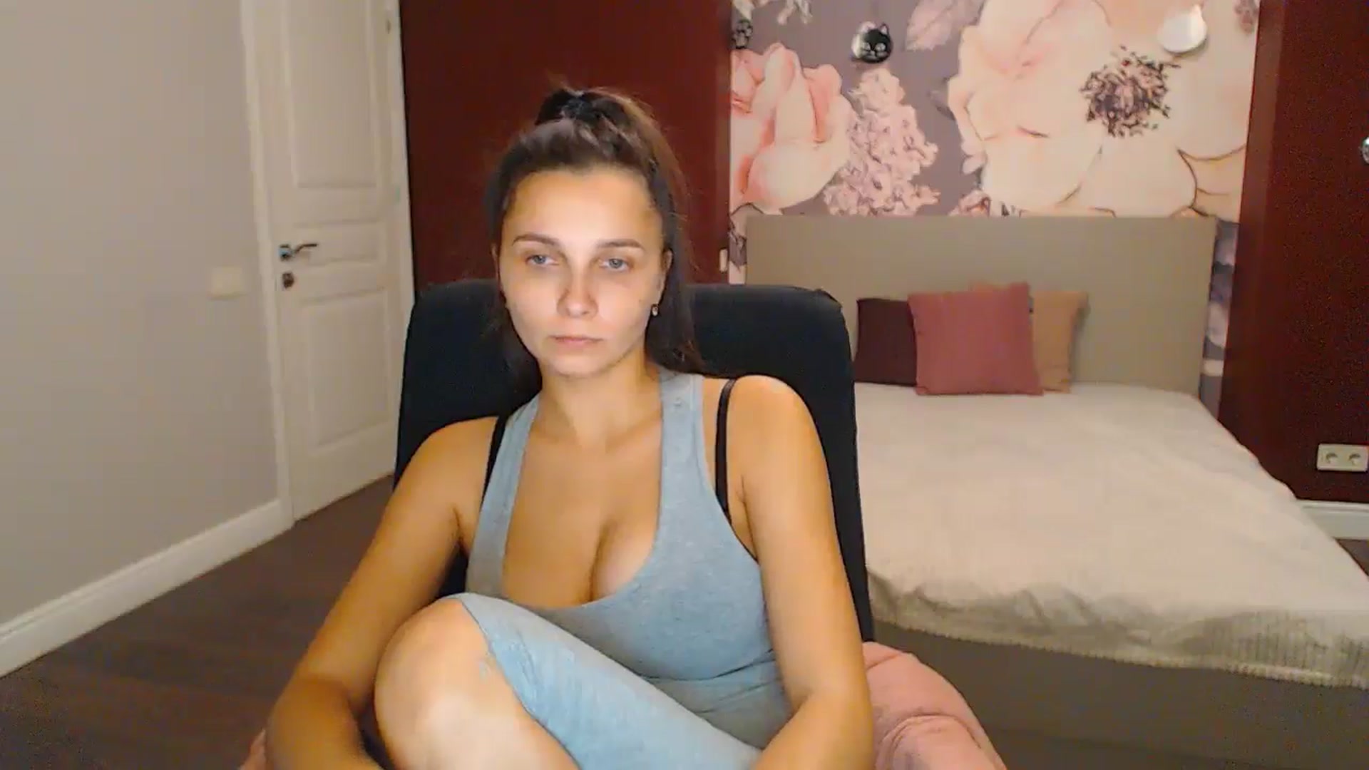 Gallery image thumbnail from Karina_Mils's myfreecams stream on, 11/23/2024, 18:03 image 20 of 20