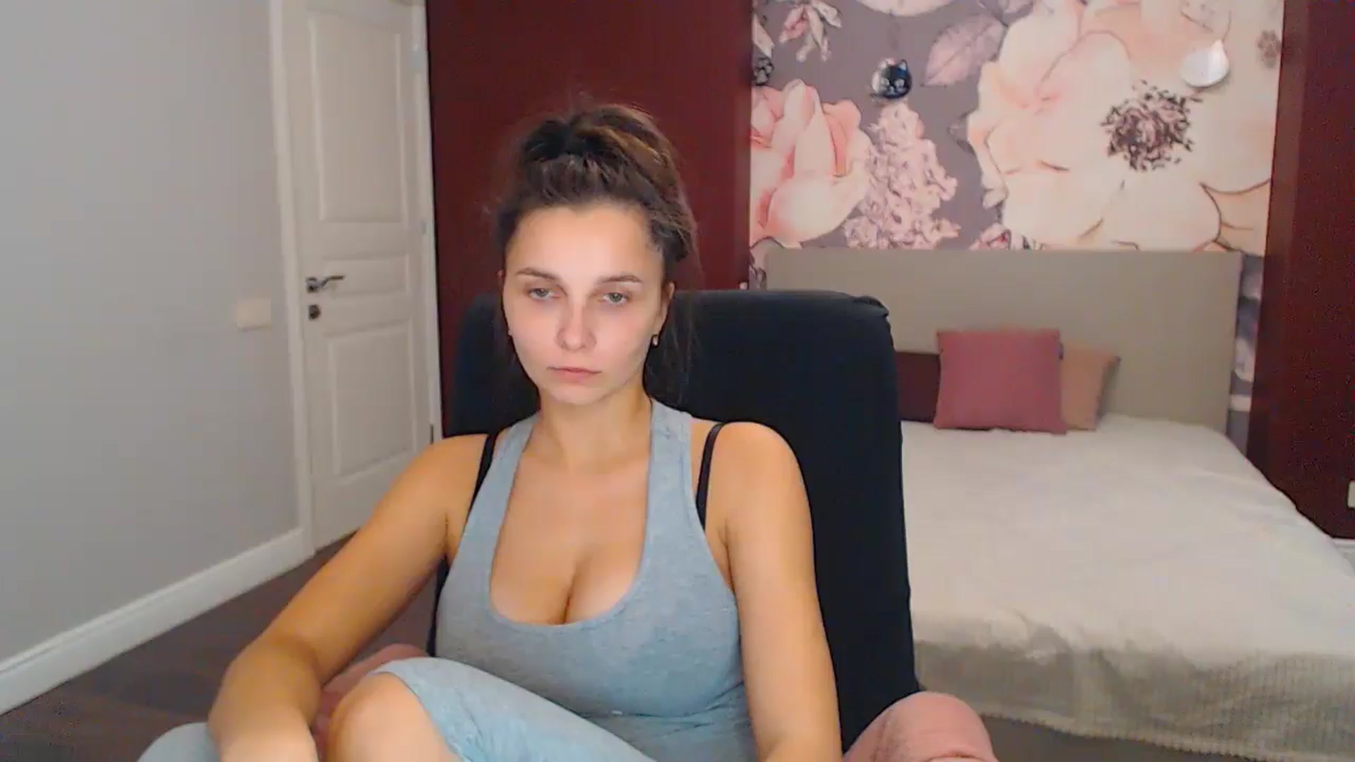 Gallery image thumbnail from Karina_Mils's myfreecams stream on, 11/24/2024, 08:24 image 16 of 20