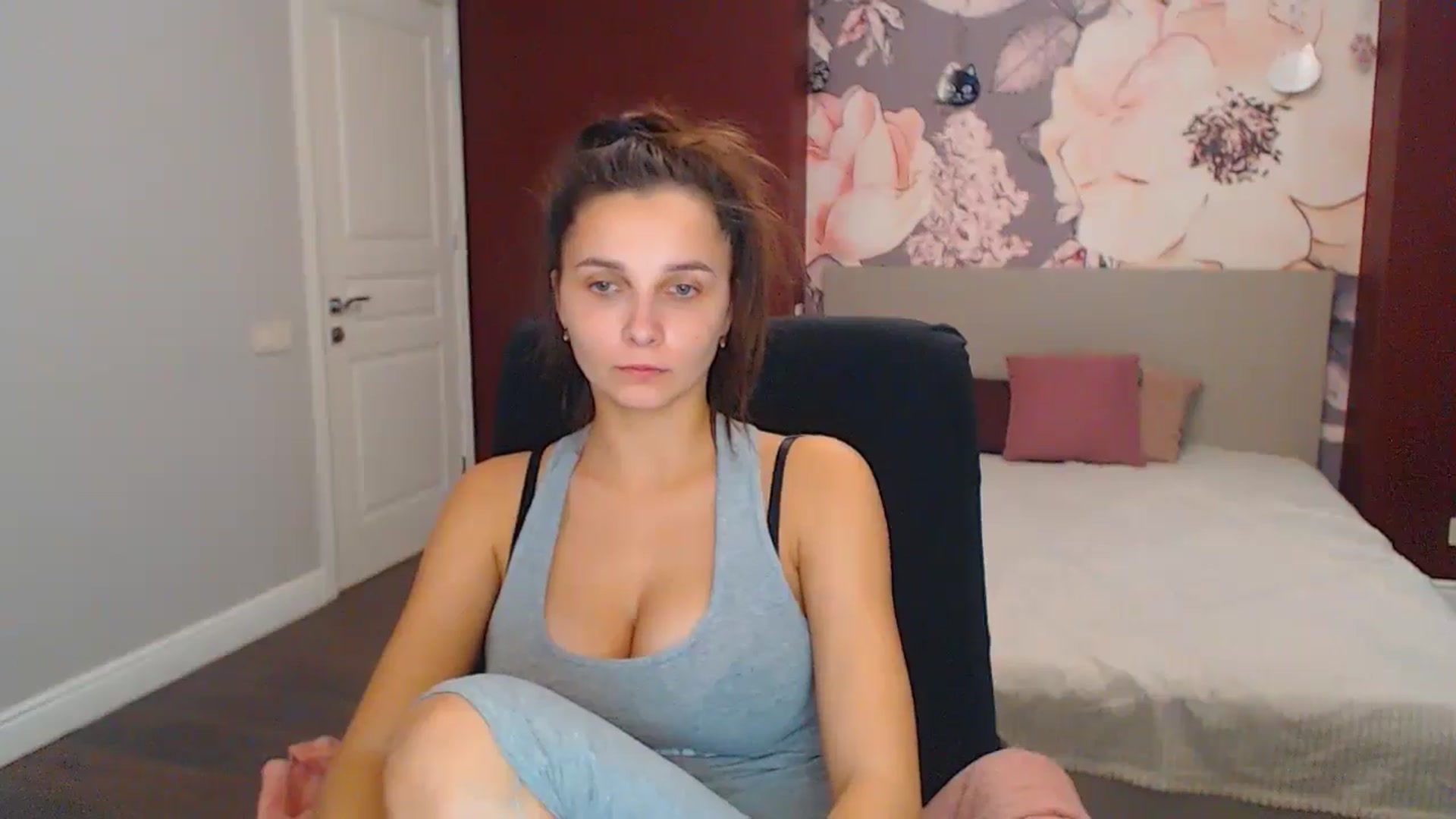 Gallery image thumbnail from Karina_Mils's myfreecams stream on, 11/24/2024, 08:24 image 12 of 20