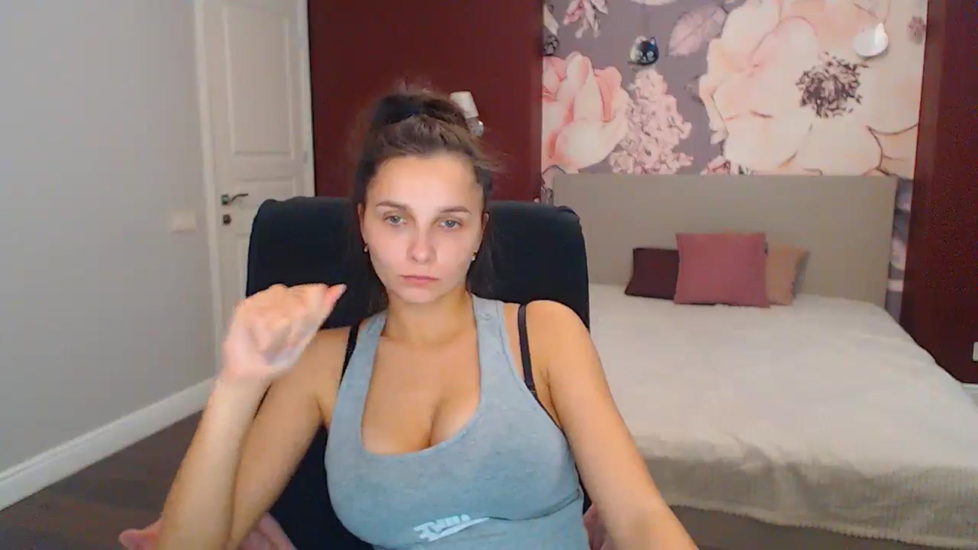 Gallery image thumbnail from Karina_Mils's myfreecams stream on, 11/24/2024, 09:11 image 3 of 20