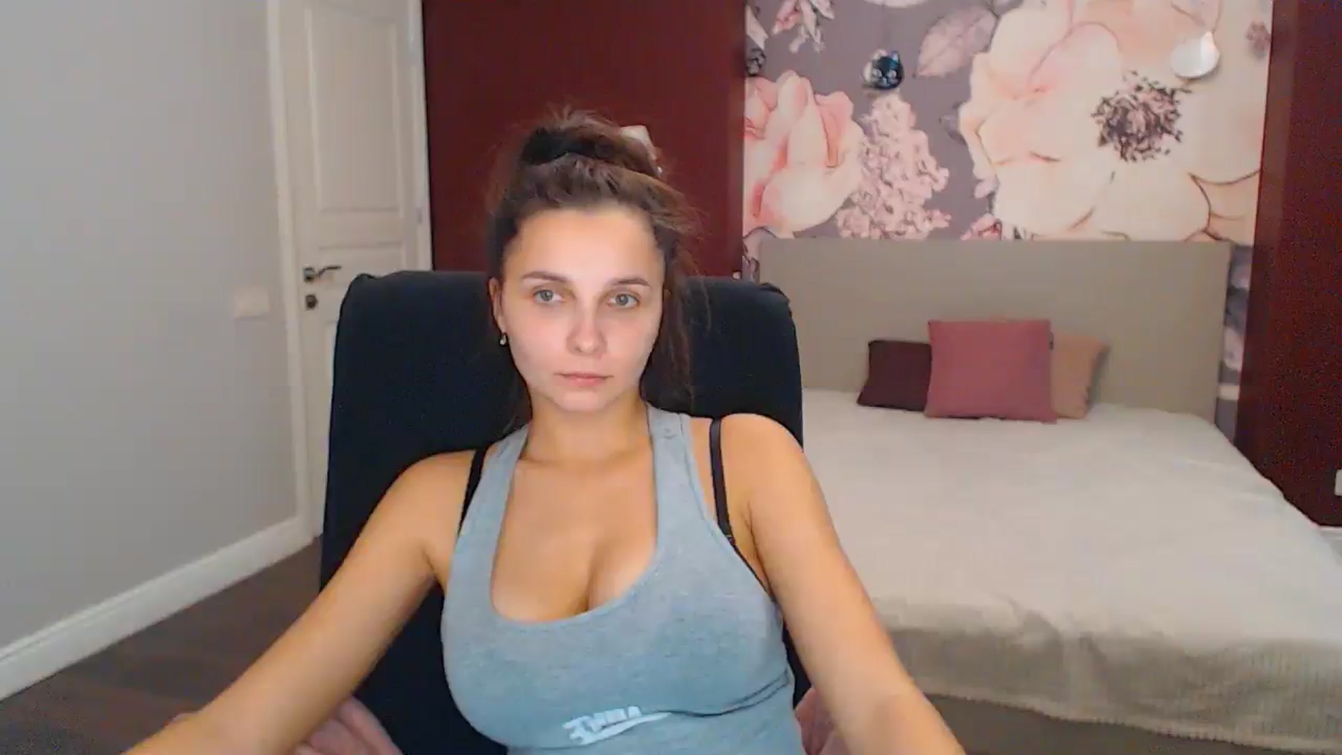 Gallery image thumbnail from Karina_Mils's myfreecams stream on, 11/24/2024, 09:11 image 1 of 20