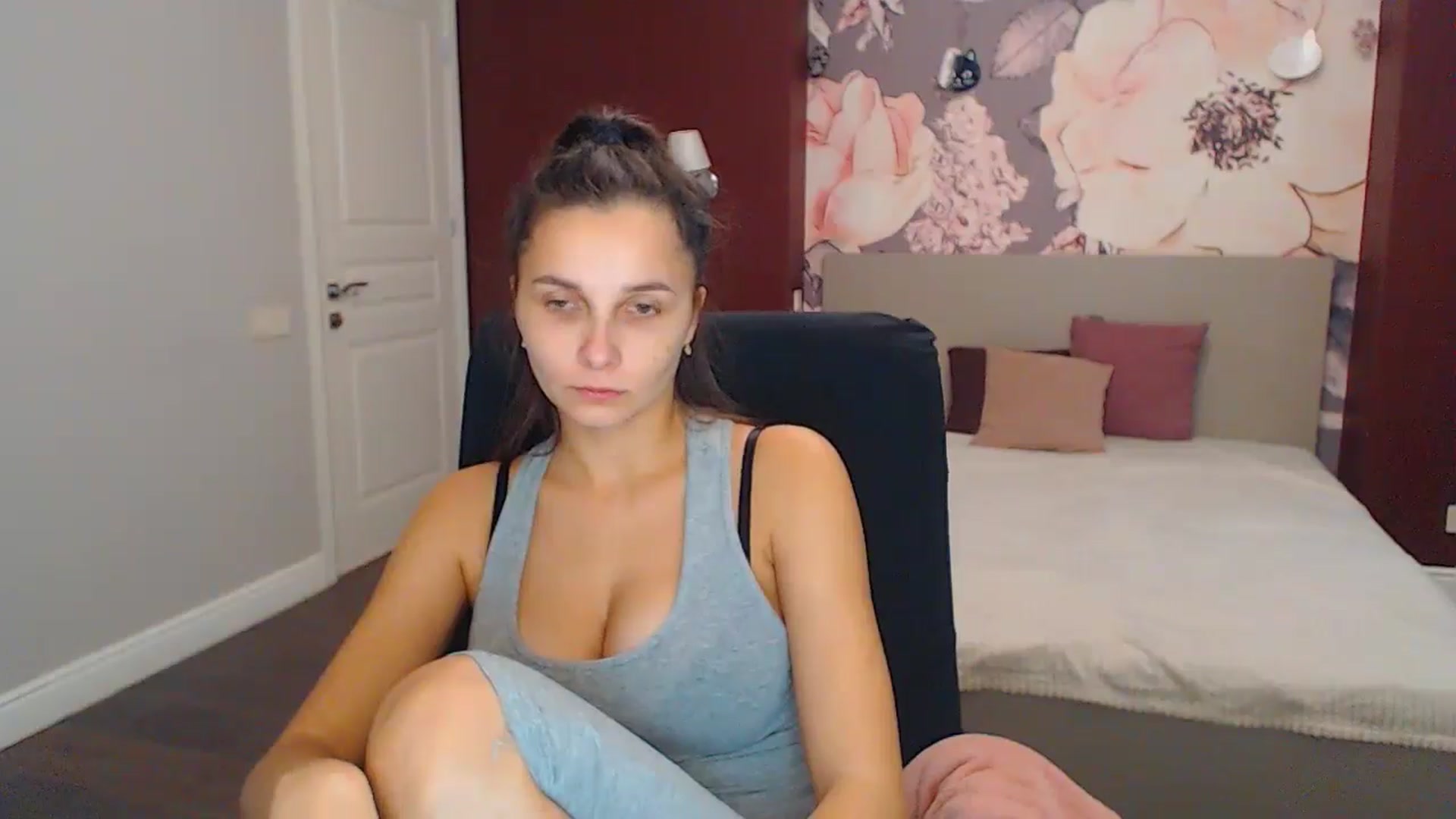 Gallery image thumbnail from Karina_Mils's myfreecams stream on, 11/25/2024, 07:54 image 3 of 20