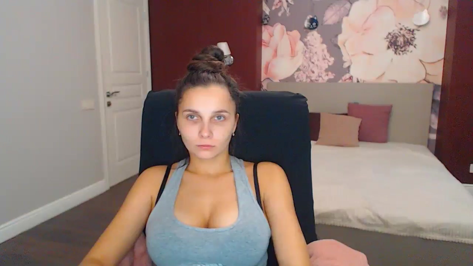 Gallery image thumbnail from Karina_Mils's myfreecams stream on, 11/25/2024, 07:54 image 20 of 20
