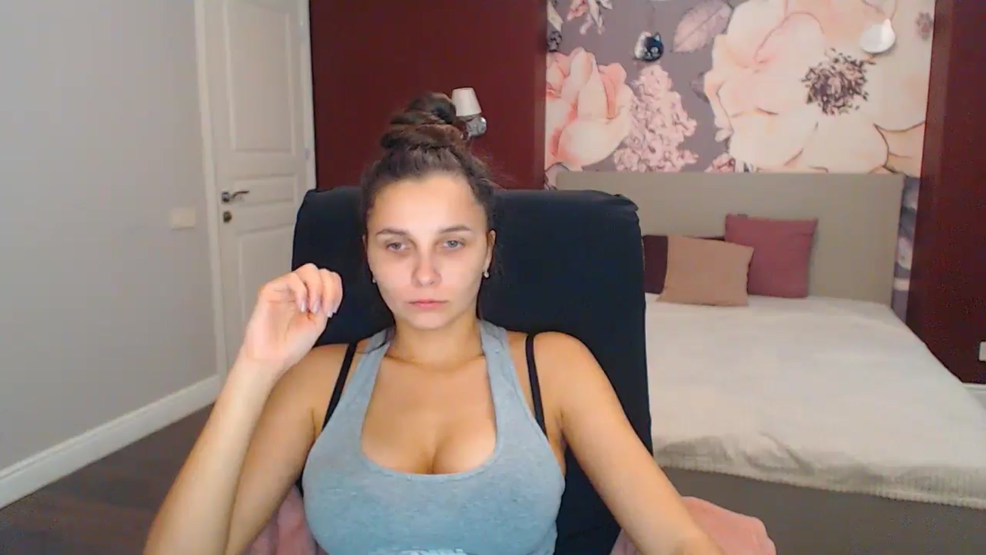 Gallery image thumbnail from Karina_Mils's myfreecams stream on, 11/25/2024, 07:54 image 18 of 20