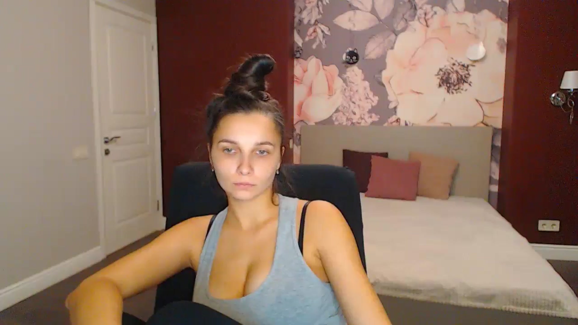Gallery image thumbnail from Karina_Mils's myfreecams stream on, 11/29/2024, 16:03 image 8 of 20