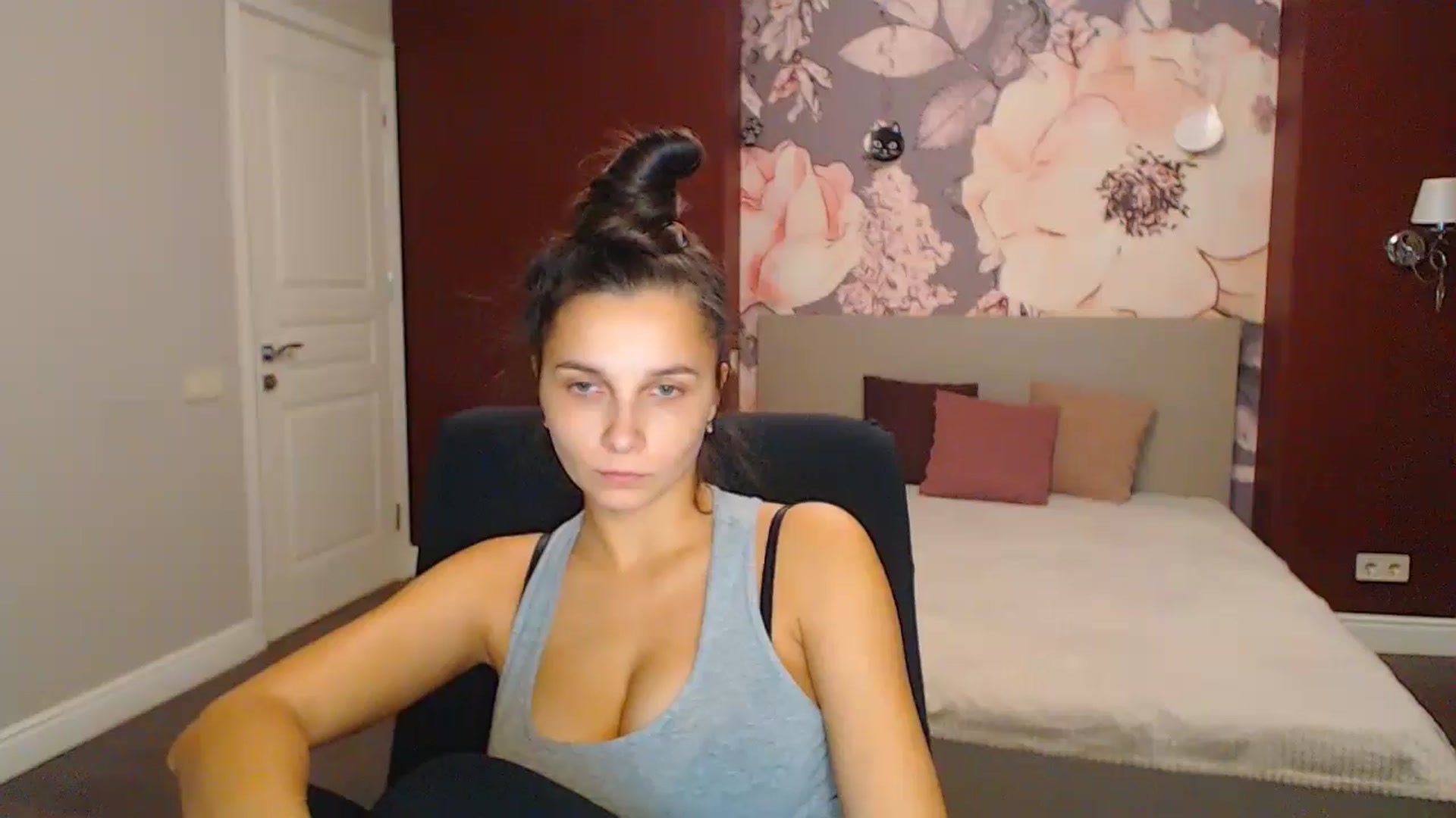 Gallery image thumbnail from Karina_Mils's myfreecams stream on, 11/29/2024, 16:03 image 3 of 20