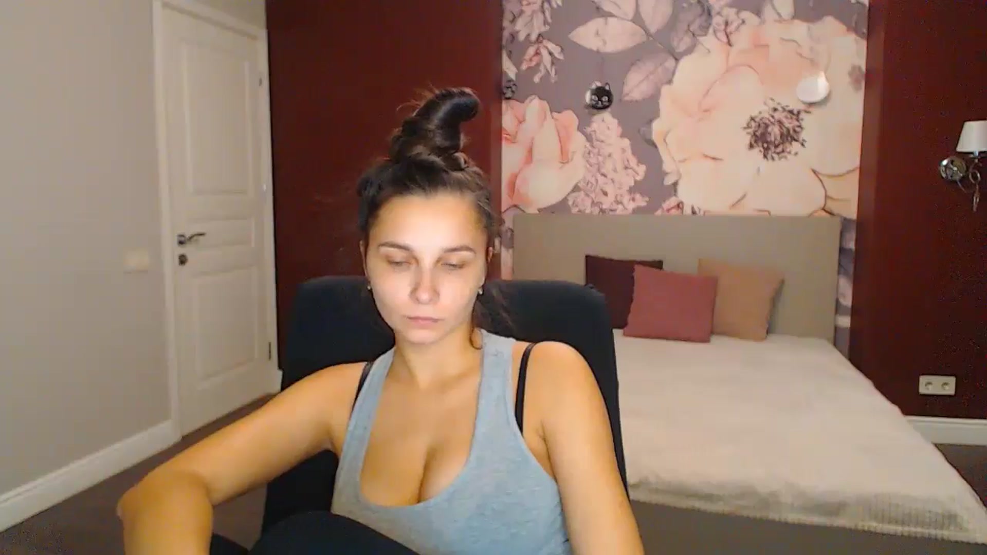 Gallery image thumbnail from Karina_Mils's myfreecams stream on, 11/29/2024, 16:03 image 2 of 20