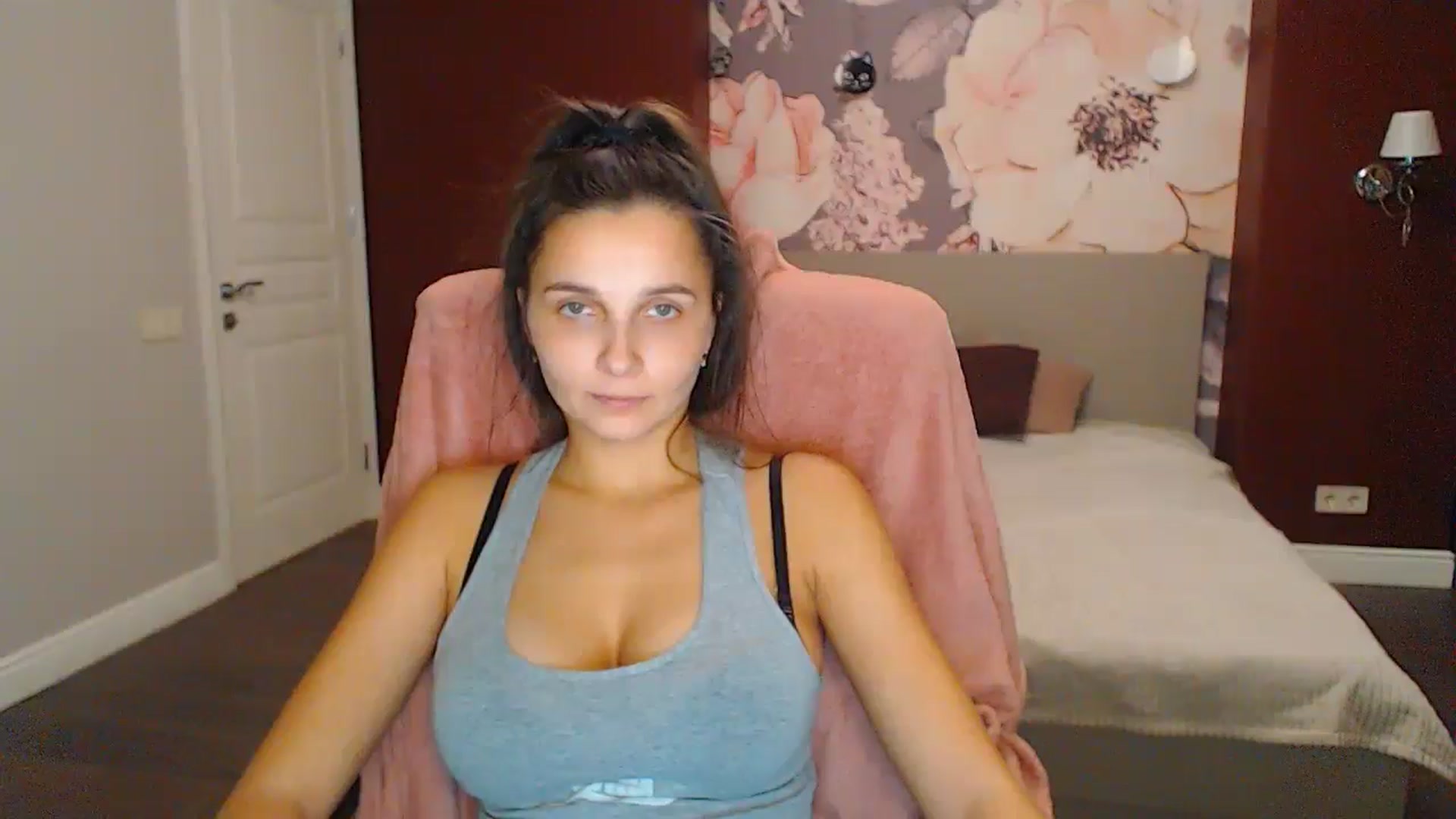 Gallery image thumbnail from Karina_Mils's myfreecams stream on, 11/30/2024, 18:16 image 9 of 20