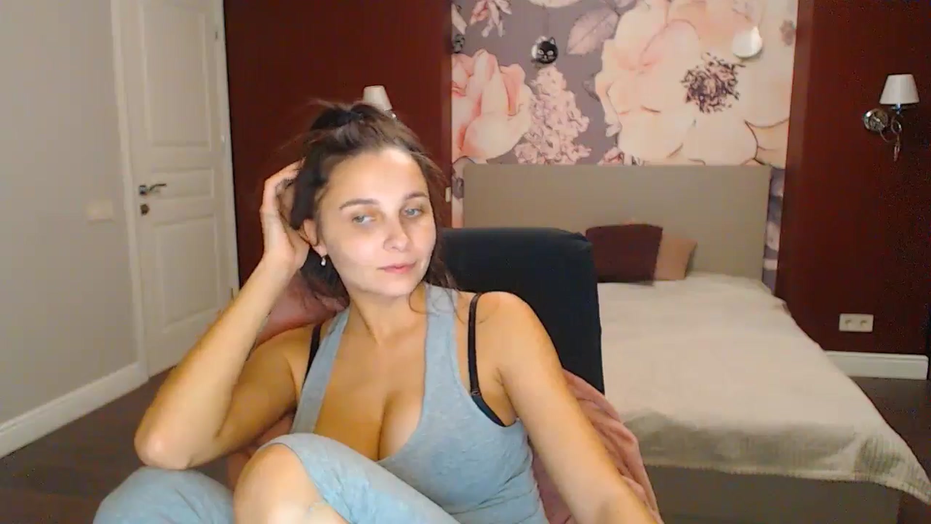 Gallery image thumbnail from Karina_Mils's myfreecams stream on, 11/30/2024, 18:16 image 20 of 20