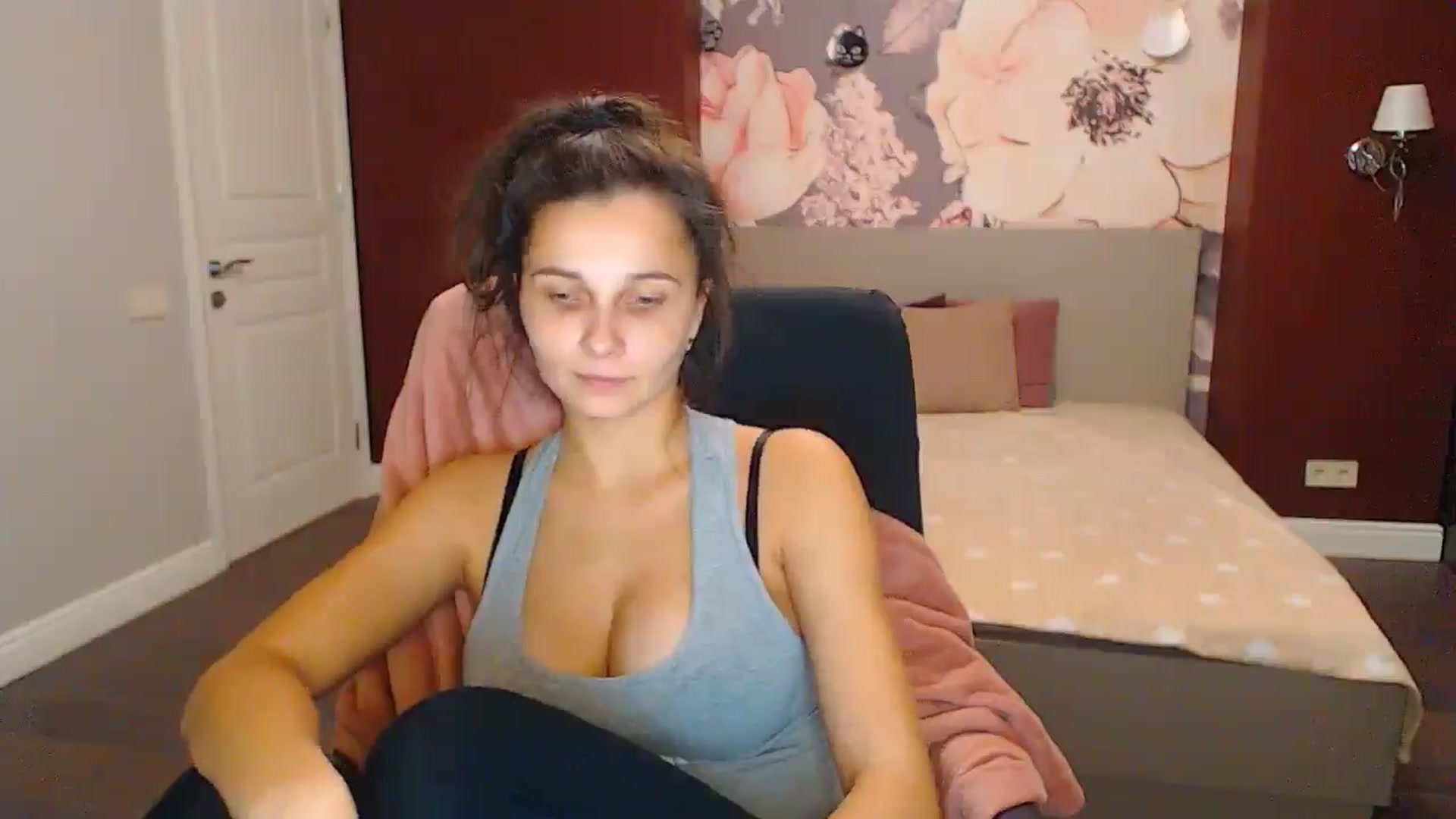 Gallery image thumbnail from Karina_Mils's myfreecams stream on, 12/01/2024, 19:19 image 9 of 20