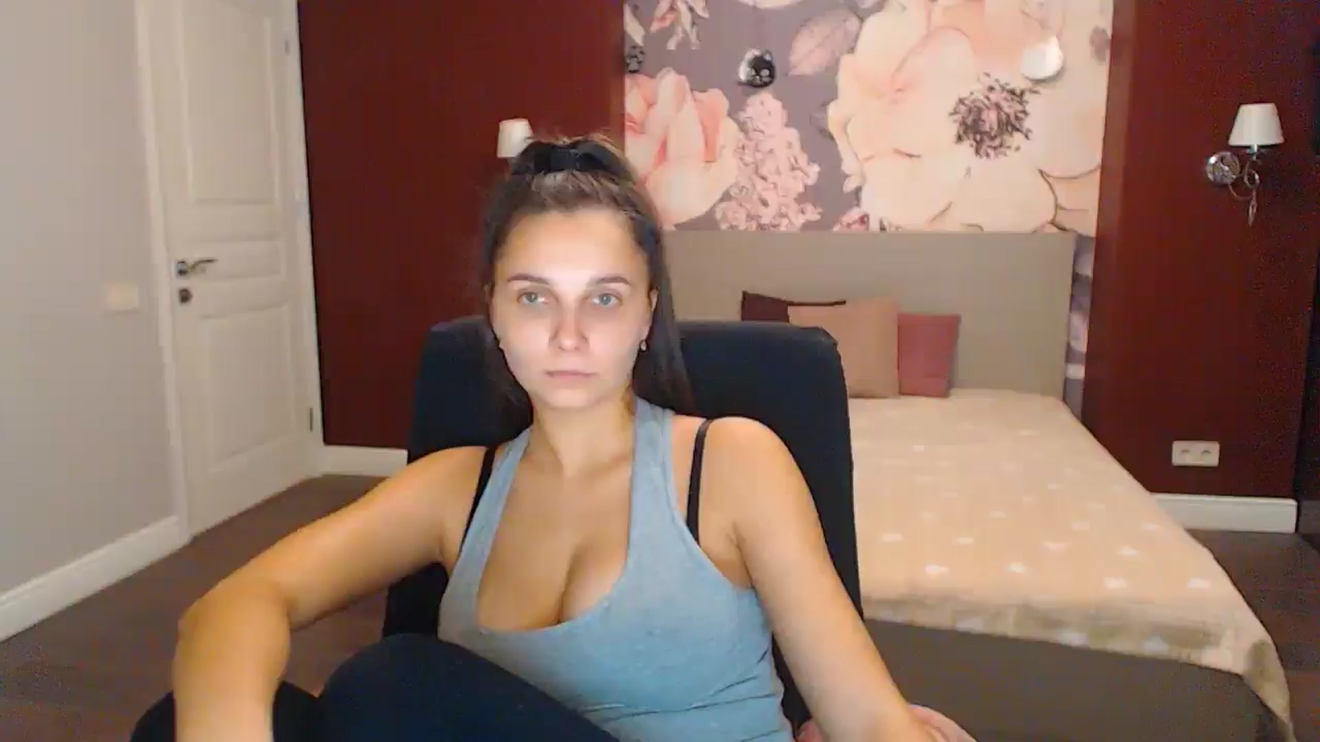 Gallery image thumbnail from Karina_Mils's myfreecams stream on, 12/02/2024, 10:40 image 19 of 20