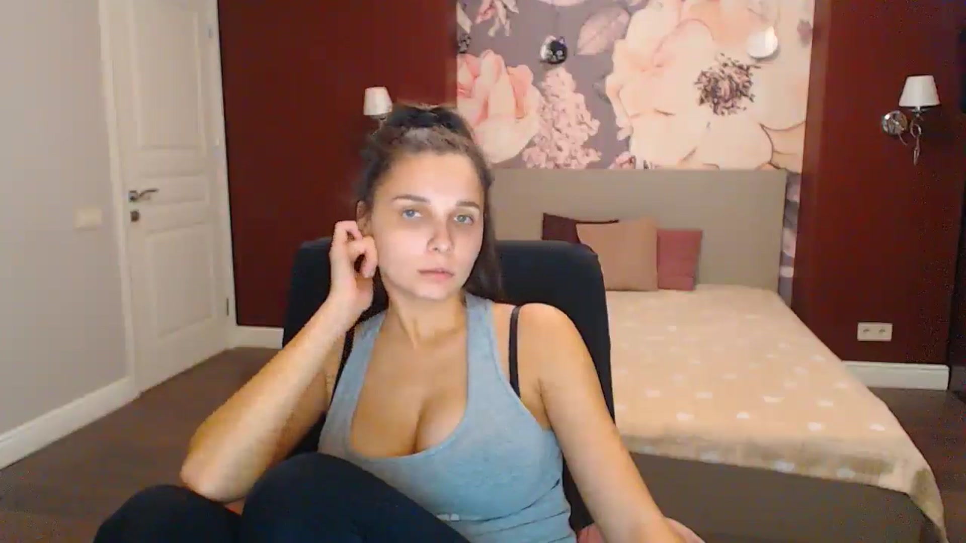 Gallery image thumbnail from Karina_Mils's myfreecams stream on, 12/02/2024, 10:40 image 8 of 20