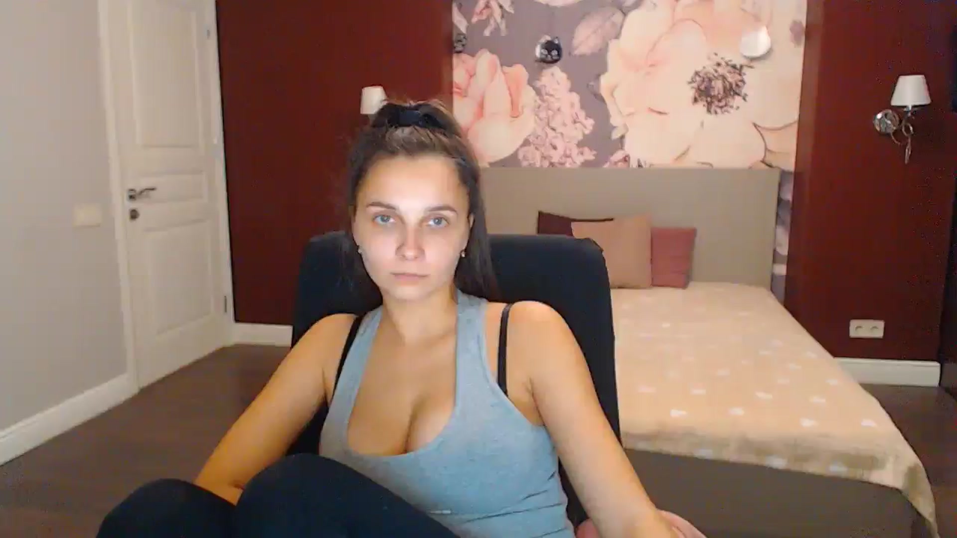 Gallery image thumbnail from Karina_Mils's myfreecams stream on, 12/02/2024, 10:40 image 15 of 20