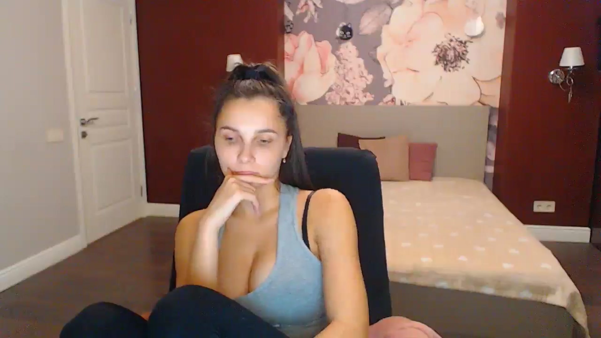 Gallery image thumbnail from Karina_Mils's myfreecams stream on, 12/02/2024, 10:40 image 13 of 20