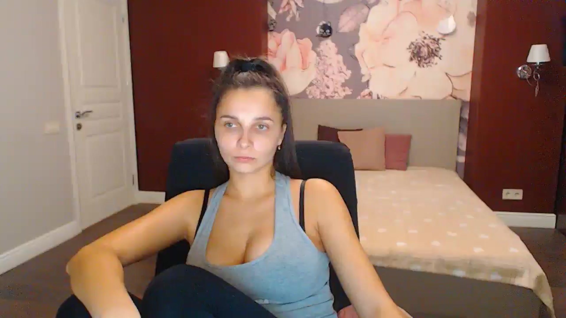 Gallery image thumbnail from Karina_Mils's myfreecams stream on, 12/02/2024, 10:40 image 7 of 20