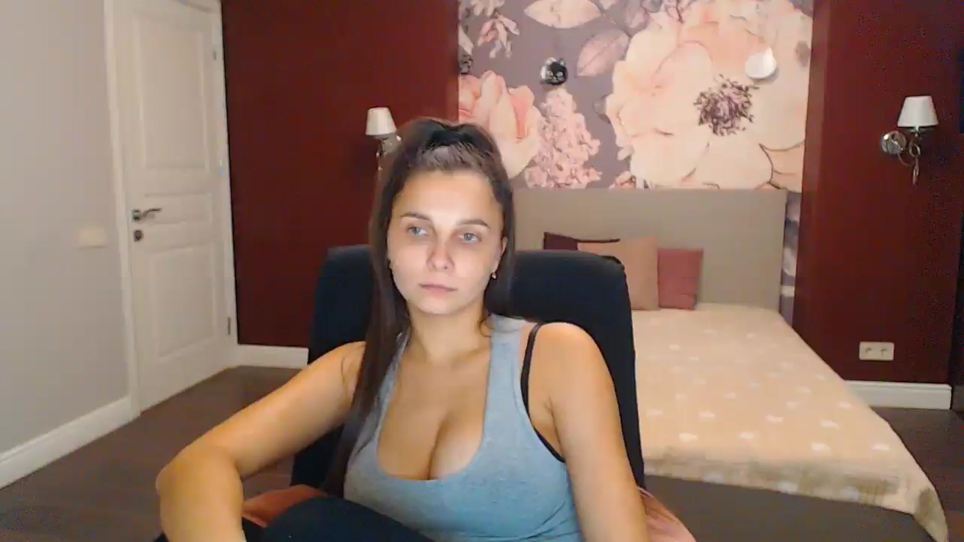 Gallery image thumbnail from Karina_Mils's myfreecams stream on, 12/02/2024, 12:12 image 7 of 20