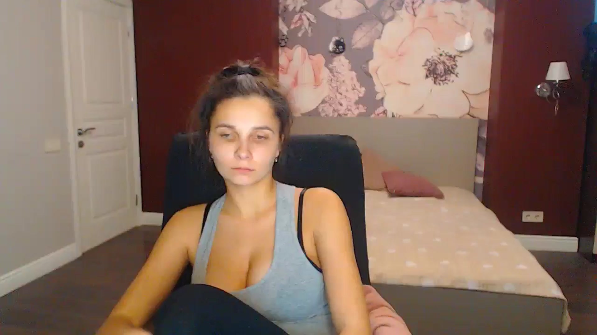 Gallery image thumbnail from Karina_Mils's myfreecams stream on, 12/05/2024, 12:04 image 11 of 20