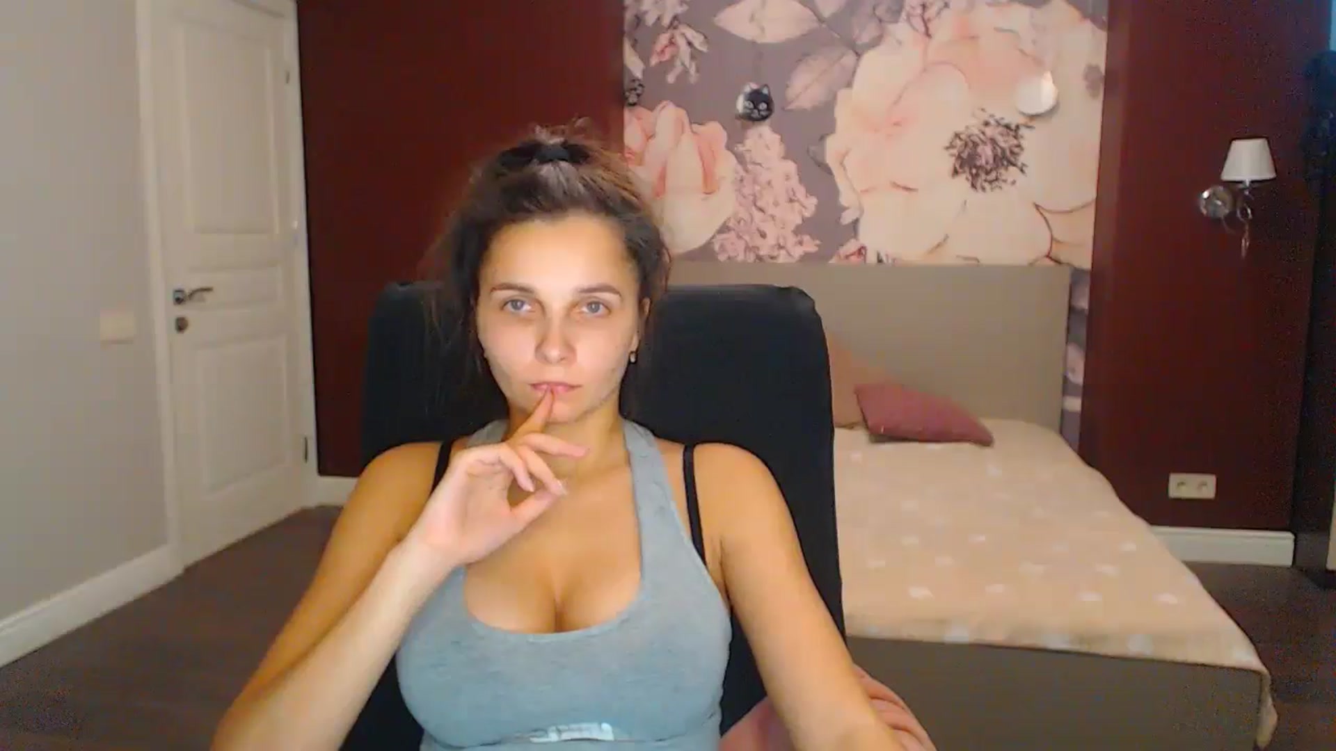 Gallery image thumbnail from Karina_Mils's myfreecams stream on, 12/05/2024, 12:04 image 17 of 20