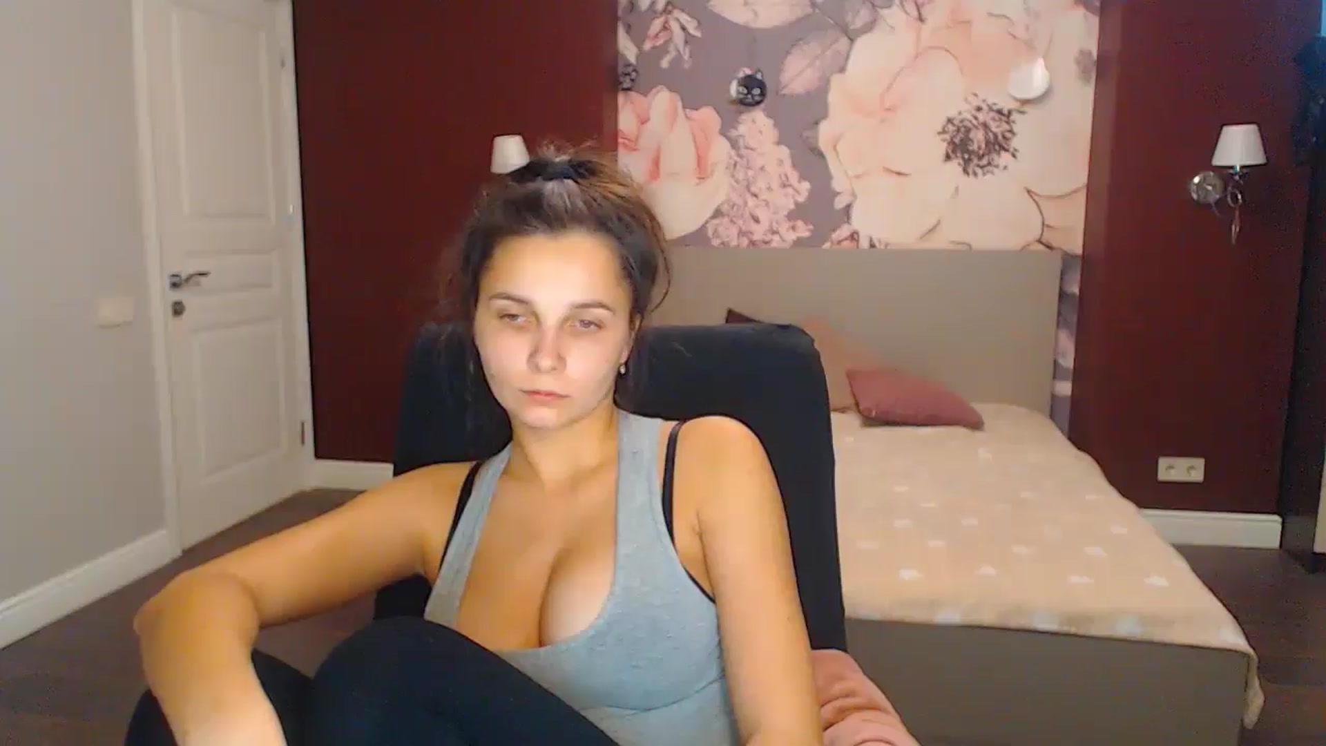 Gallery image thumbnail from Karina_Mils's myfreecams stream on, 12/05/2024, 12:04 image 3 of 20