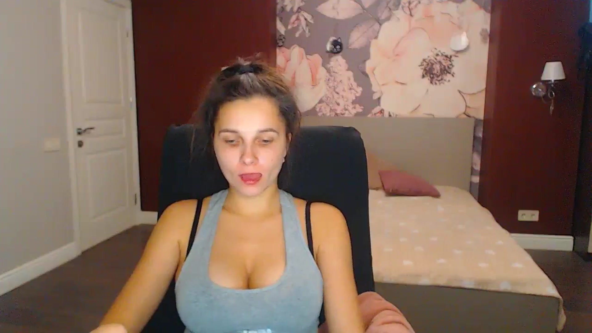 Gallery image thumbnail from Karina_Mils's myfreecams stream on, 12/05/2024, 12:04 image 19 of 20