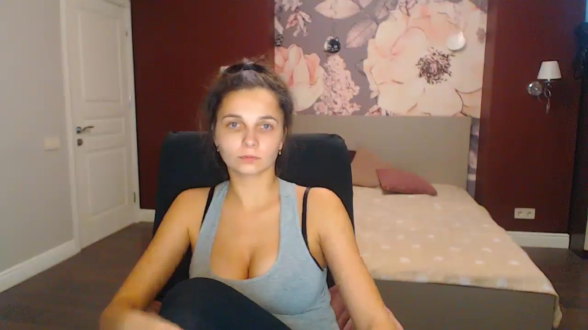 Gallery image thumbnail from Karina_Mils's myfreecams stream on, 12/05/2024, 12:04 image 7 of 20