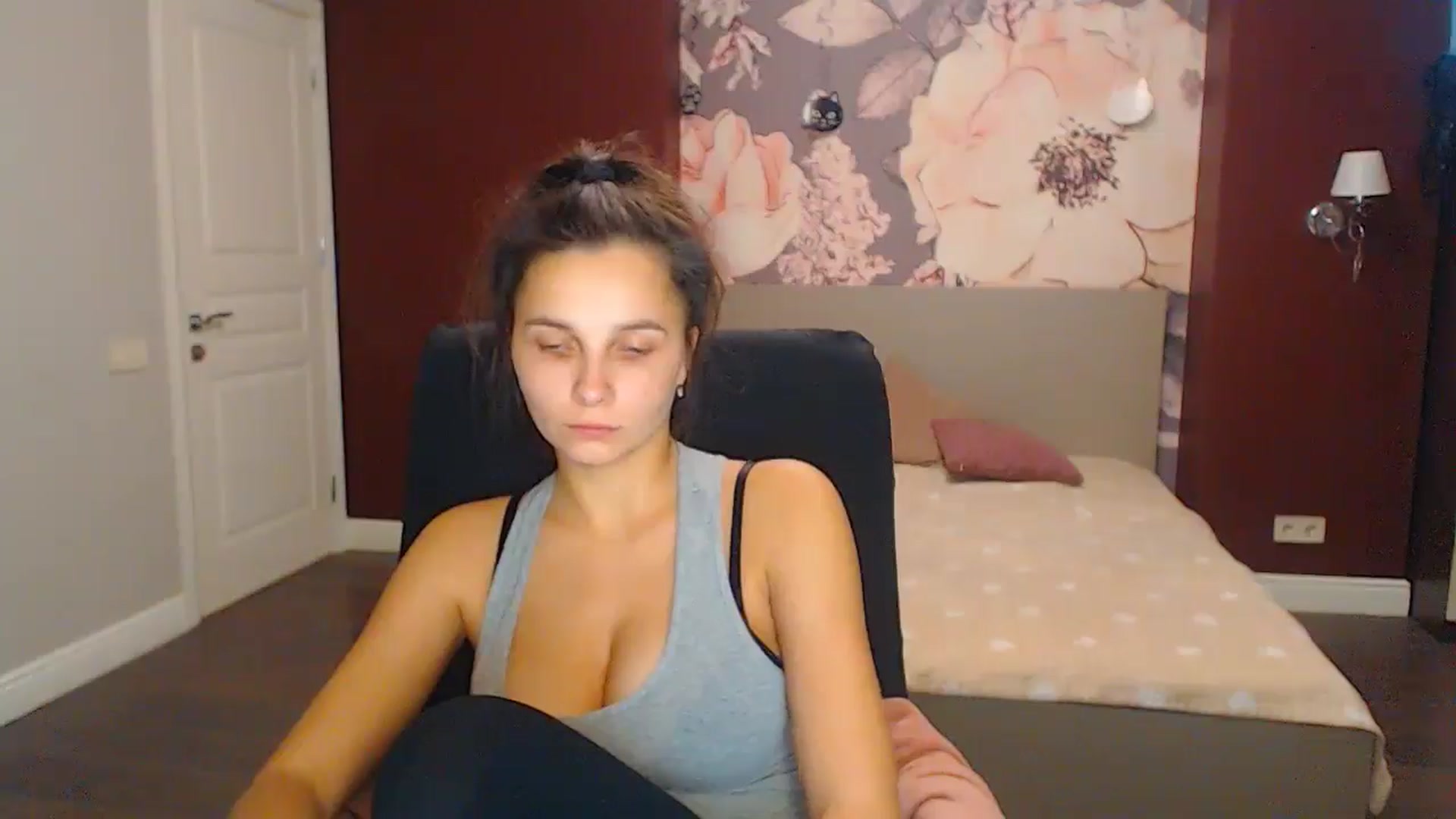 Gallery image thumbnail from Karina_Mils's myfreecams stream on, 12/05/2024, 12:04 image 12 of 20