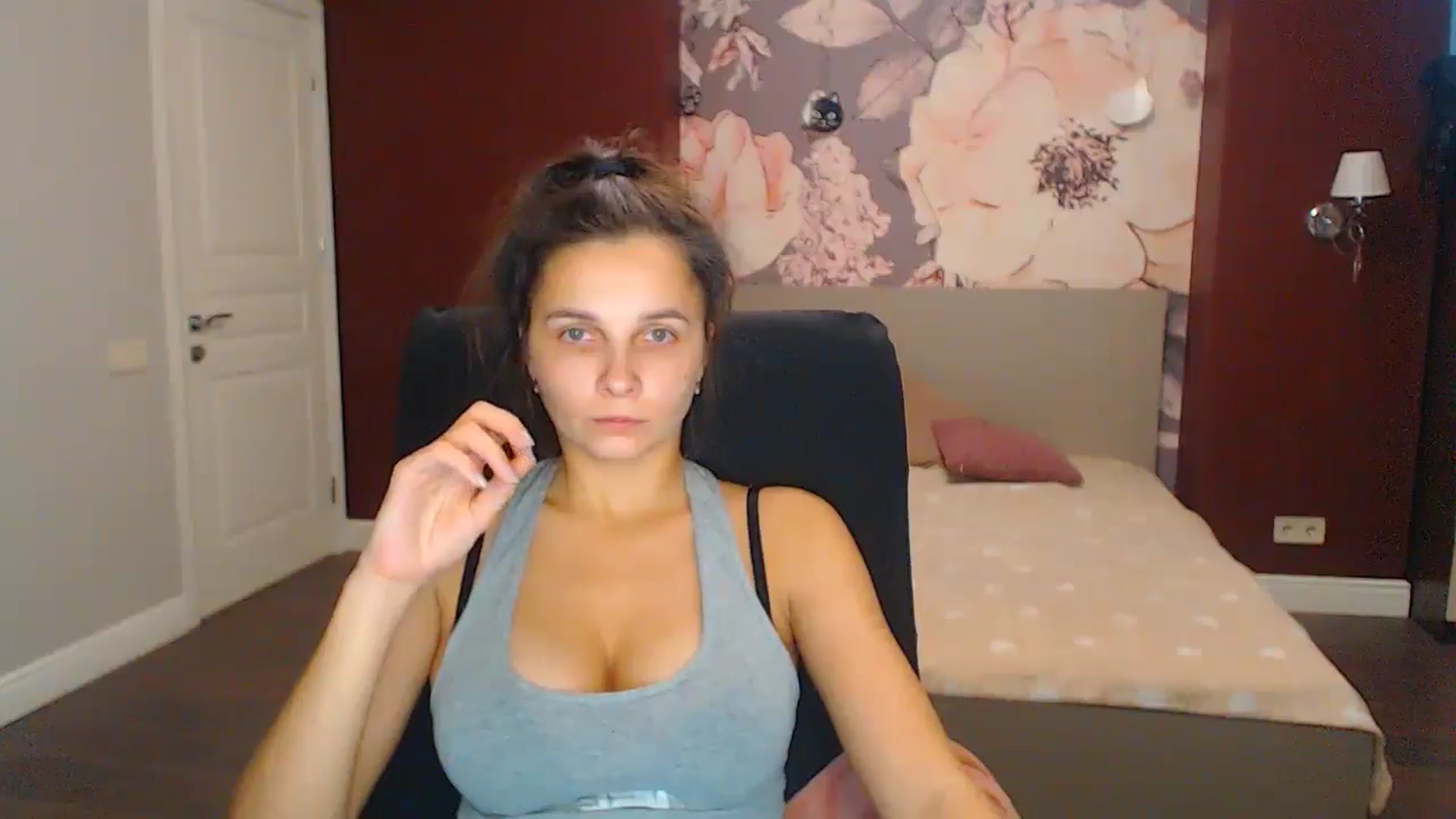 Gallery image thumbnail from Karina_Mils's myfreecams stream on, 12/05/2024, 12:04 image 18 of 20