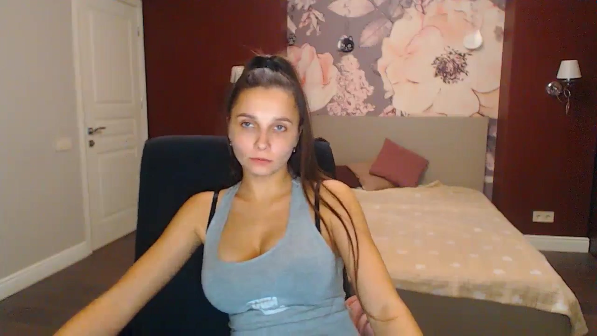 Gallery image thumbnail from Karina_Mils's myfreecams stream on, 12/06/2024, 16:01 image 19 of 20