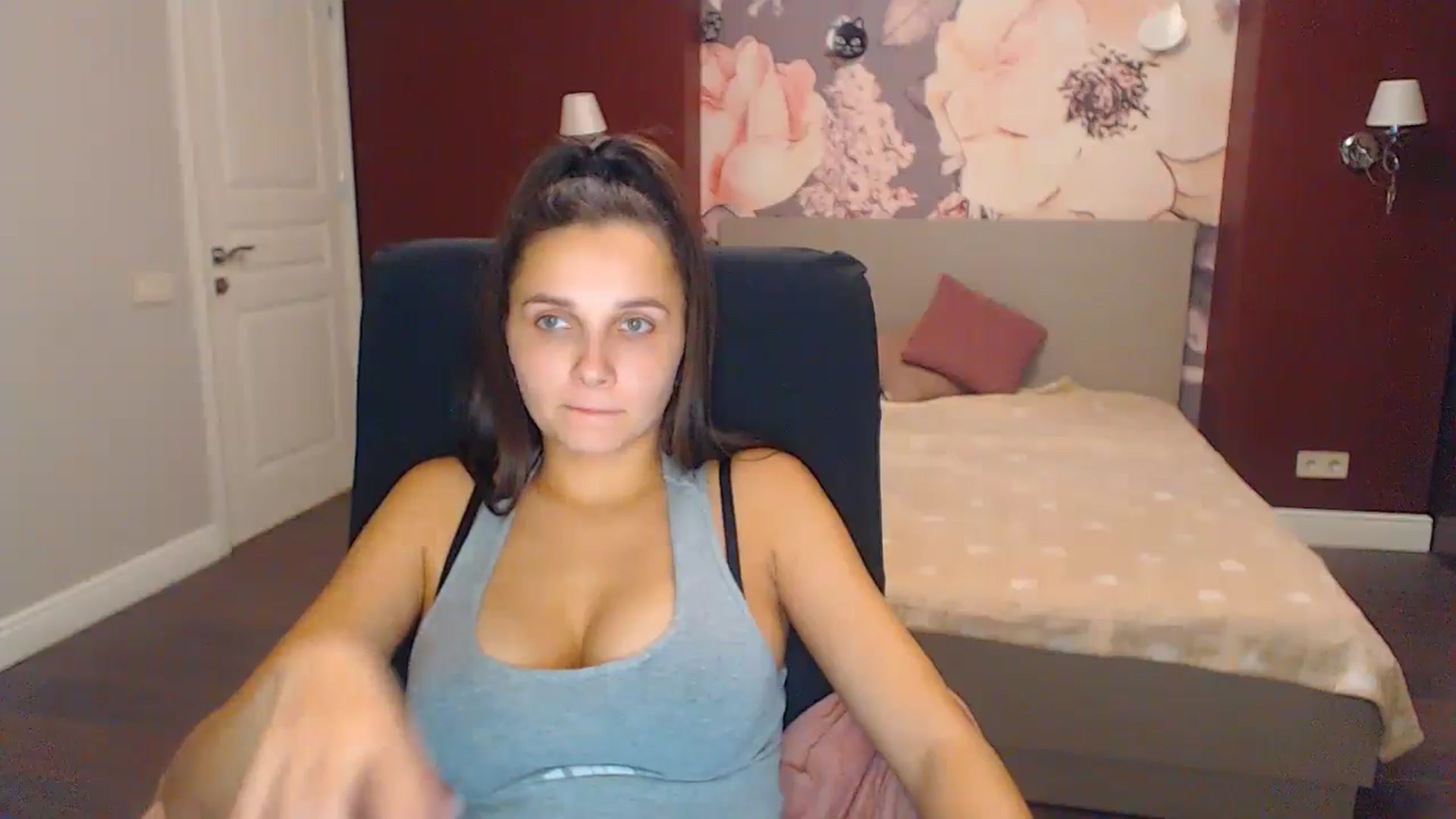 Gallery image thumbnail from Karina_Mils's myfreecams stream on, 12/06/2024, 16:01 image 11 of 20