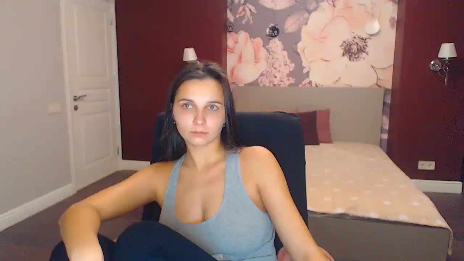 Gallery image thumbnail from Karina_Mils's myfreecams stream on, 12/07/2024, 18:36 image 8 of 20