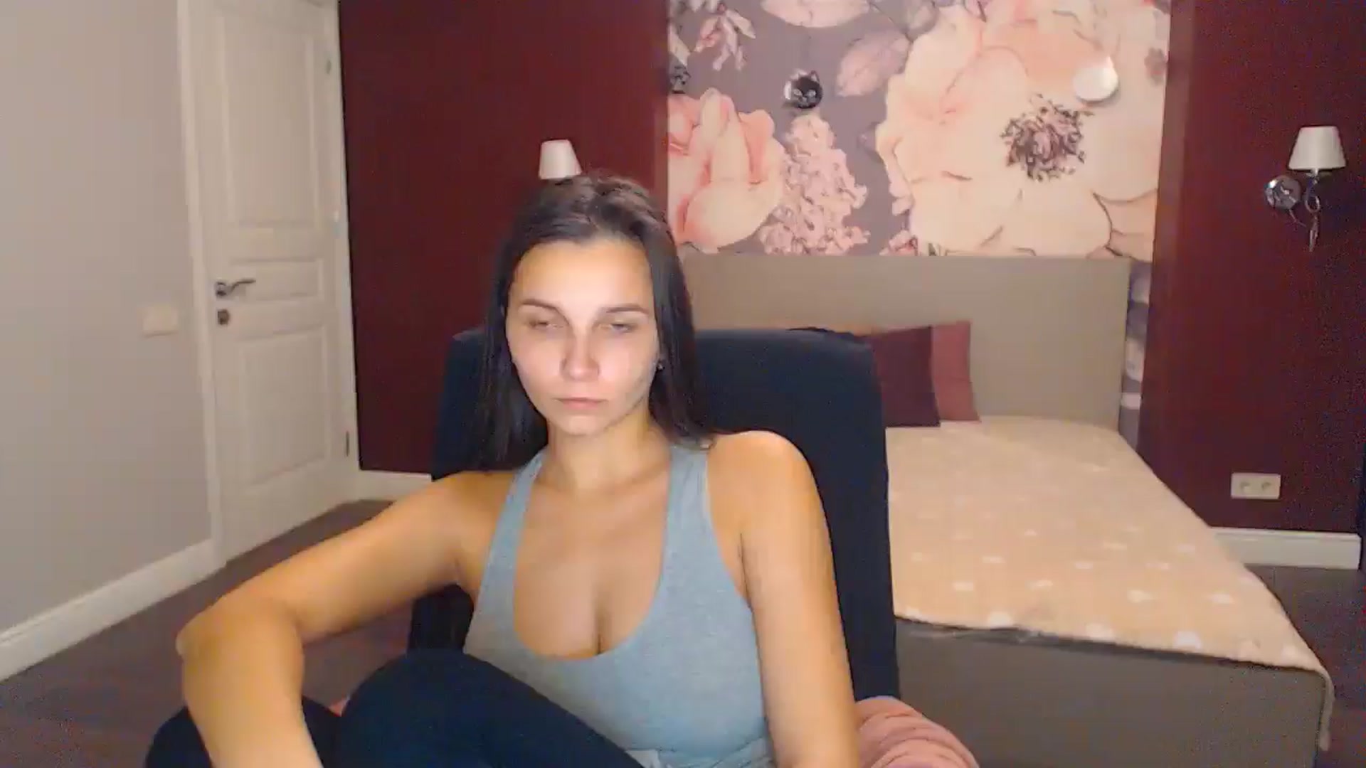 Gallery image thumbnail from Karina_Mils's myfreecams stream on, 12/07/2024, 18:36 image 1 of 20