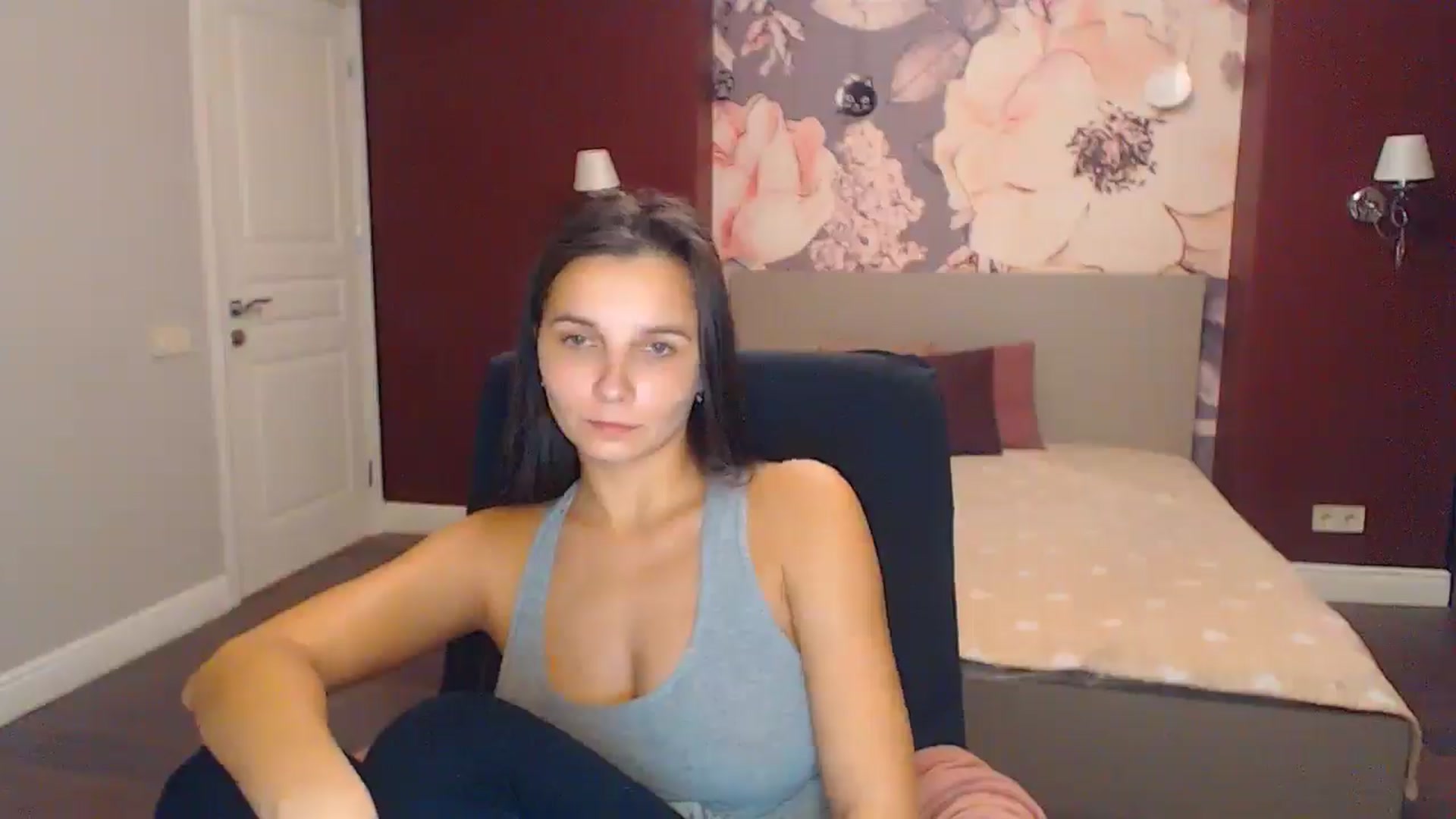 Gallery image thumbnail from Karina_Mils's myfreecams stream on, 12/07/2024, 18:36 image 4 of 20